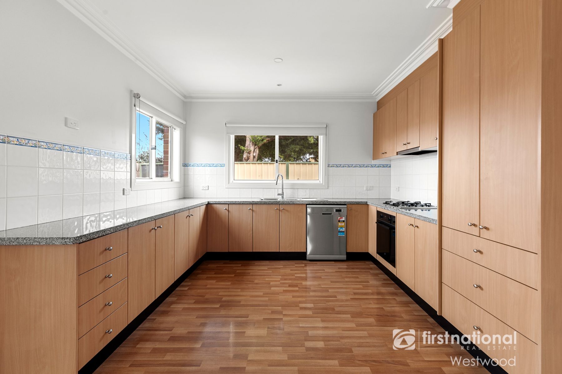 2/105 Hogans Road, Hoppers Crossing VIC 3029, Hoppers Crossing - Thumbnail 2