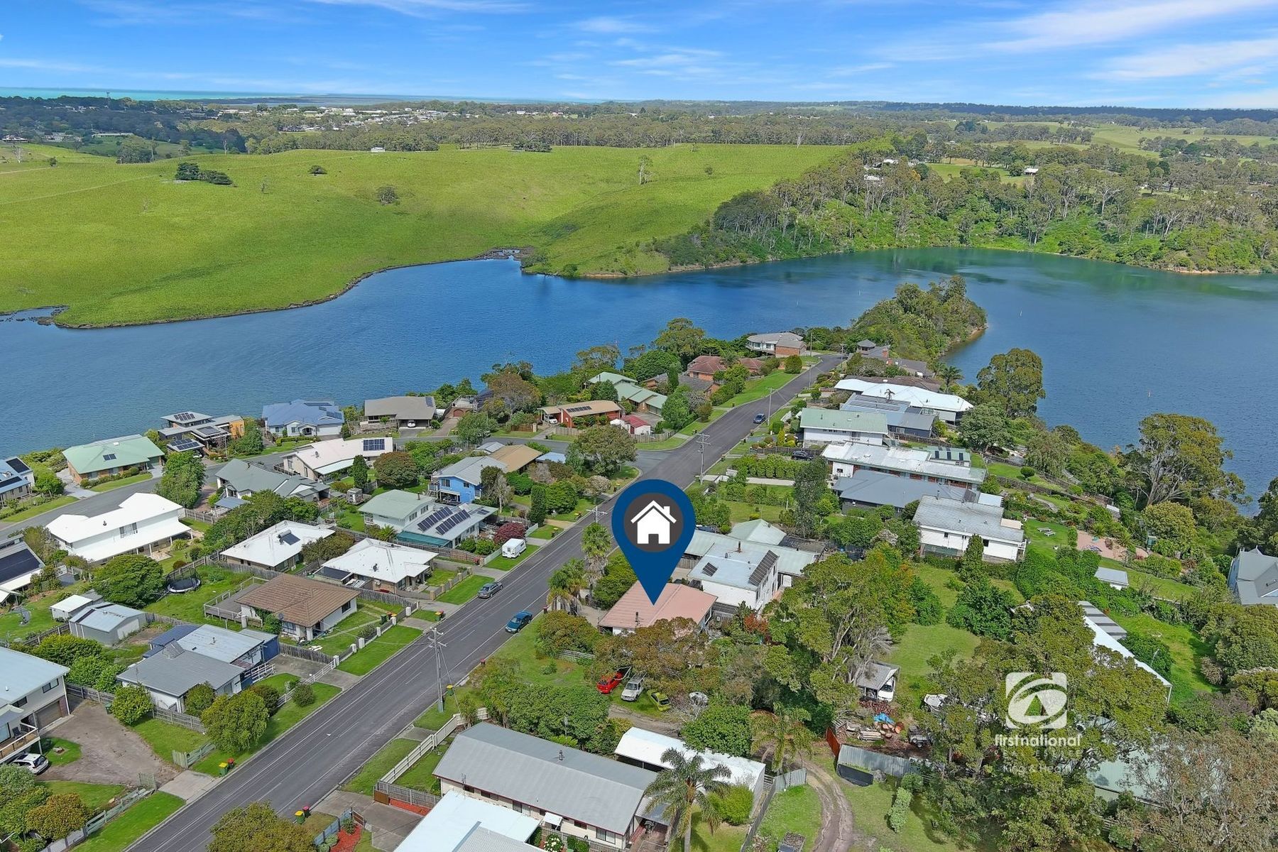 88 Capes Road, Lakes Entrance VIC 3909