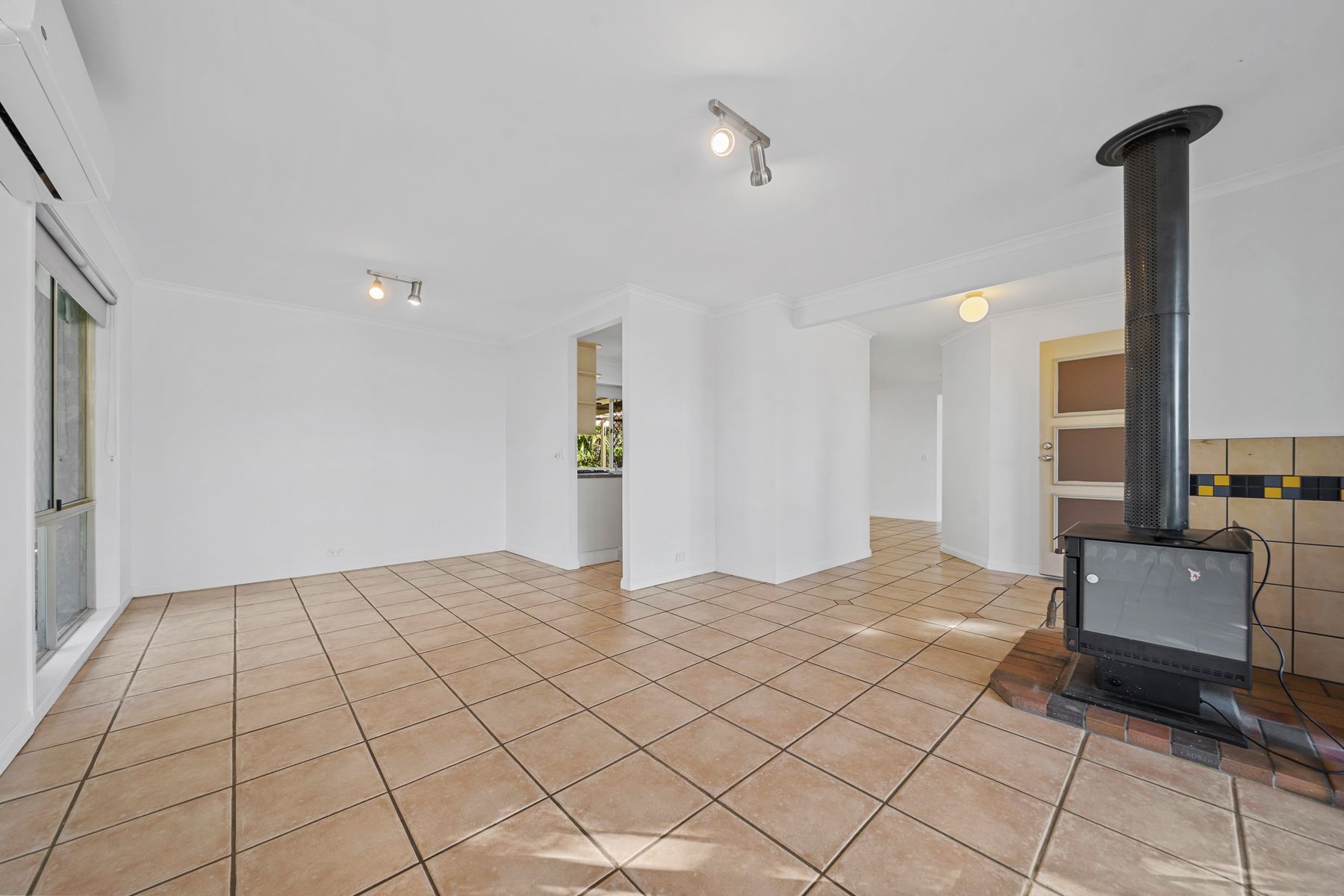 14 Murrumbidgee Street, Hillcrest QLD 4118, Hillcrest - Thumbnail 2