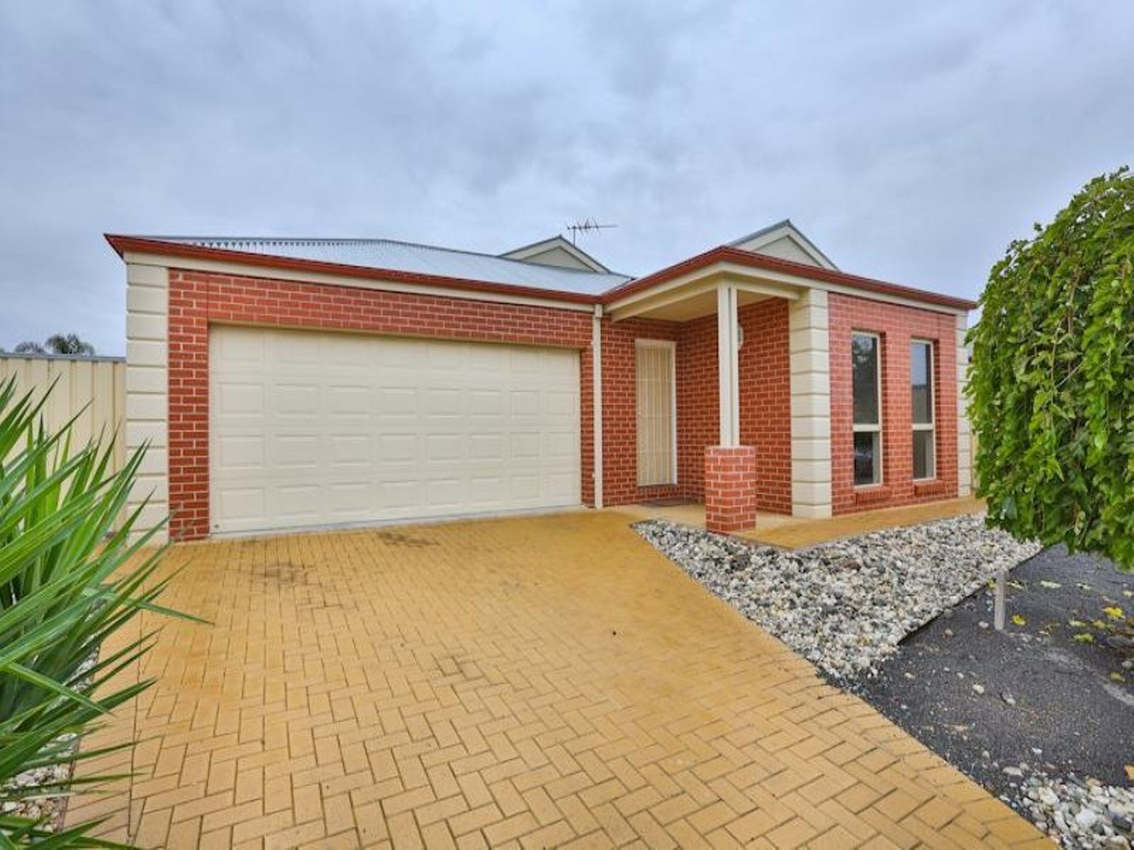 28 Belle Gardens Drive, Mildura - Image 1