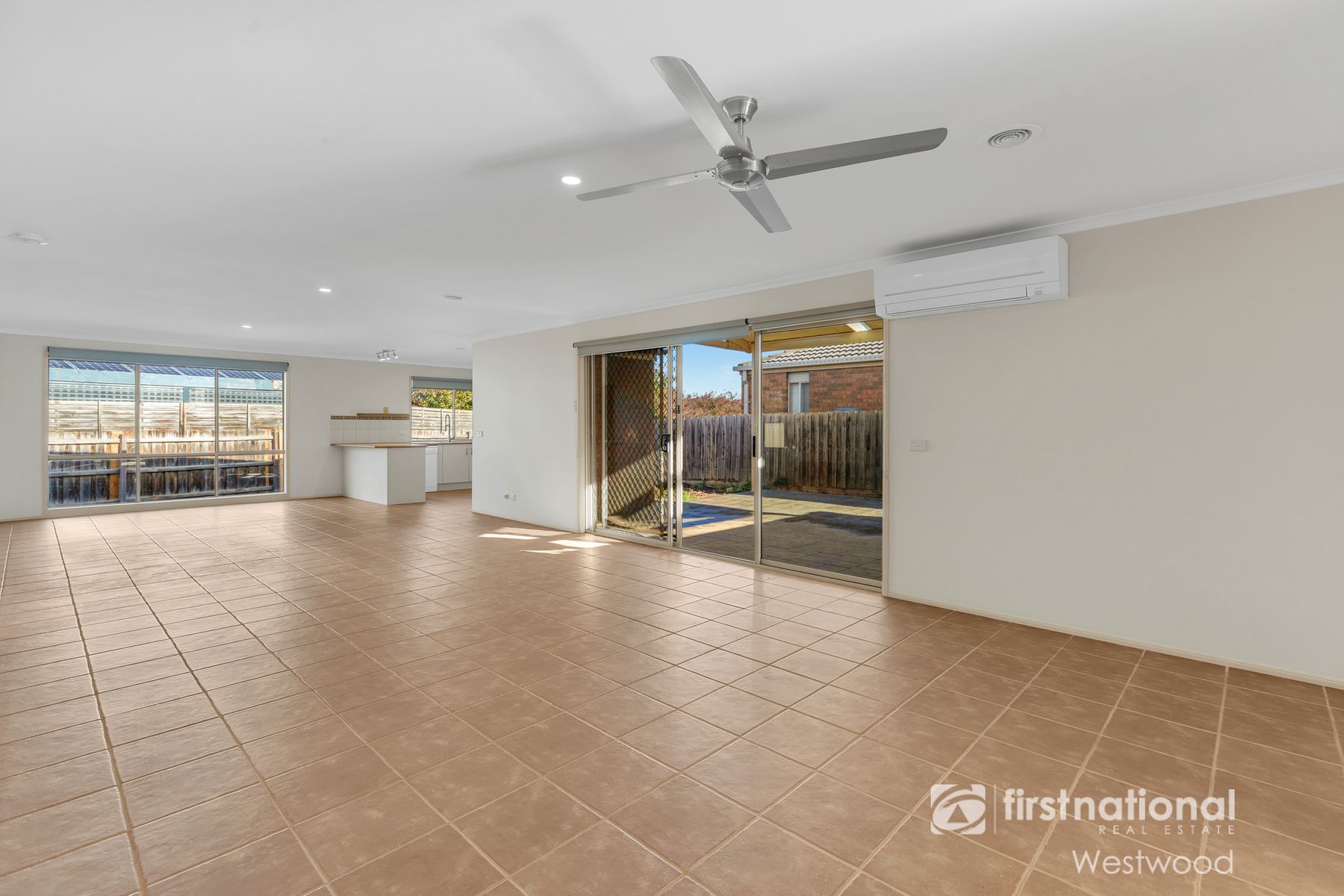 17 Loire Close, Hoppers Crossing VIC 3029, Hoppers Crossing - Thumbnail 5
