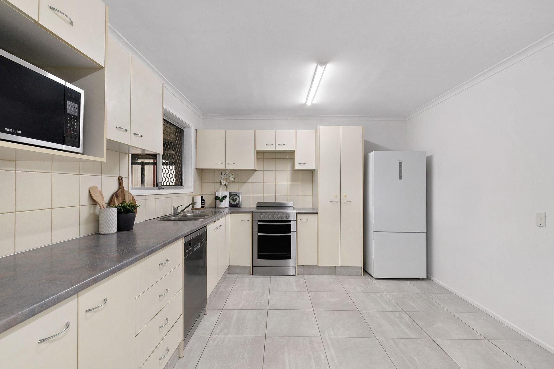 14 Hydrabad Street, Regents Park QLD 4118, Regents Park - Thumbnail 2