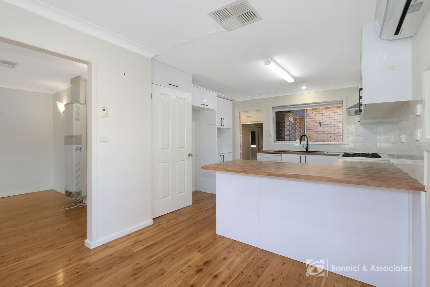 306 Sutherland Street, Lavington NSW 2641, Lavington - Thumbnail 2