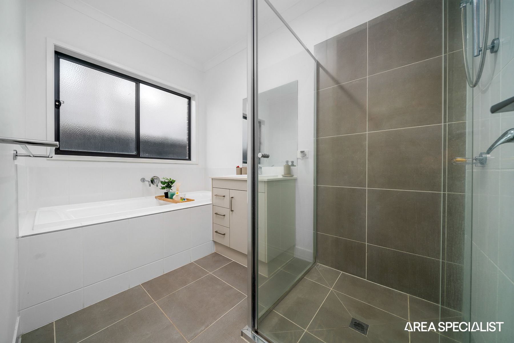 48 Ezra Street, Cranbourne East, VIC 3977, Cranbourne East - Thumbnail 5