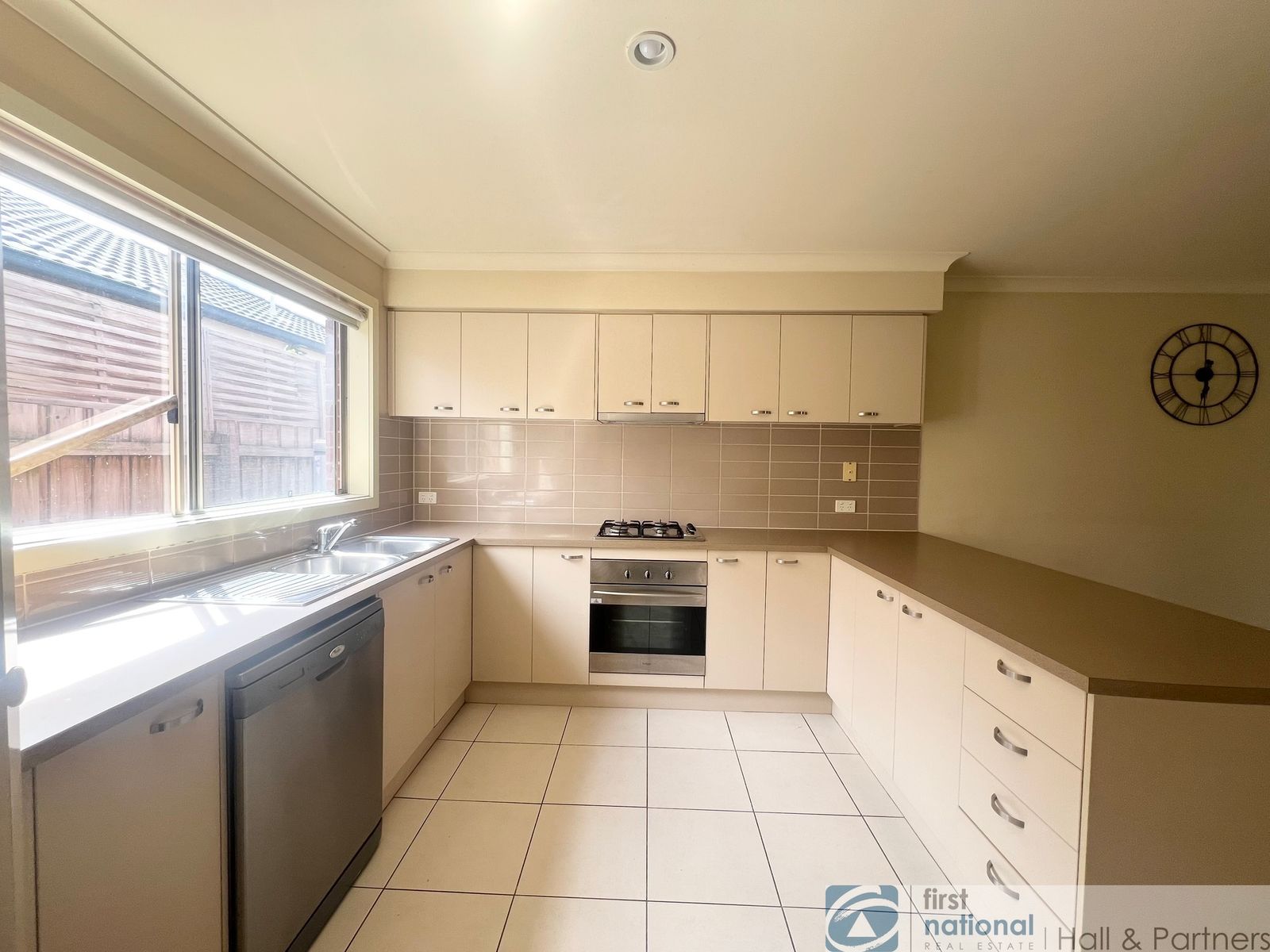 22 Camelia Way, Pakenham VIC 3810, Pakenham - Thumbnail 5