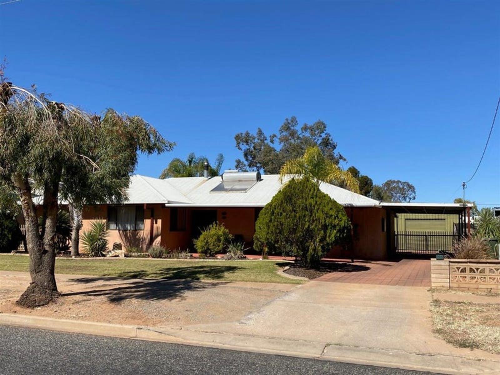 17 Dixon Road, Braitling NT 0870, Braitling - Thumbnail 2