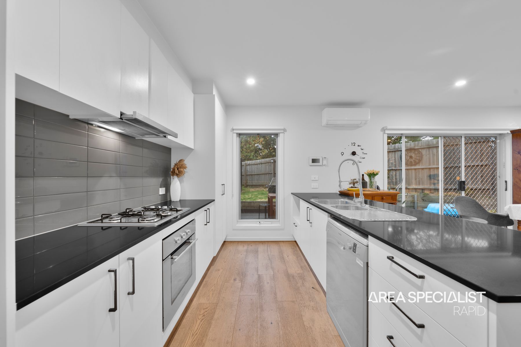 15 Sunnyoaks Lane, Hampton Park, VIC 3976, Hampton Park - Thumbnail 5