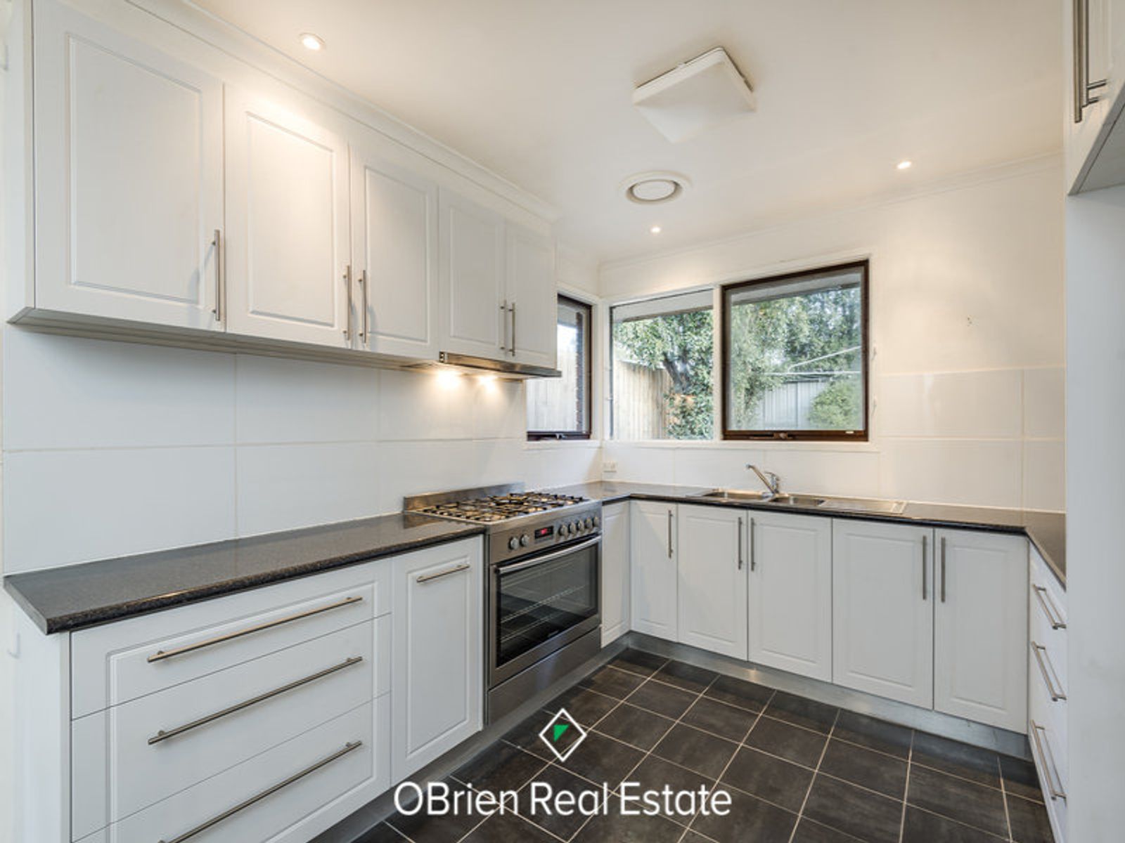 268 James Cook Drive, Endeavour Hills, VIC 3802, Endeavour Hills - Thumbnail 3