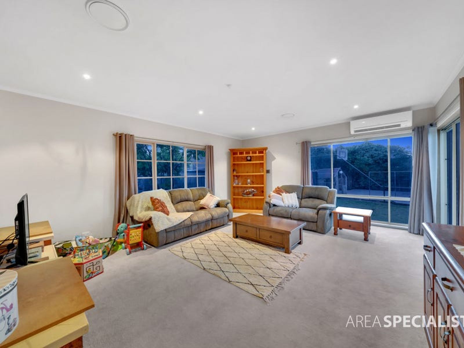 8 Central Road, Hampton Park, VIC 3976, Hampton Park - Thumbnail 5