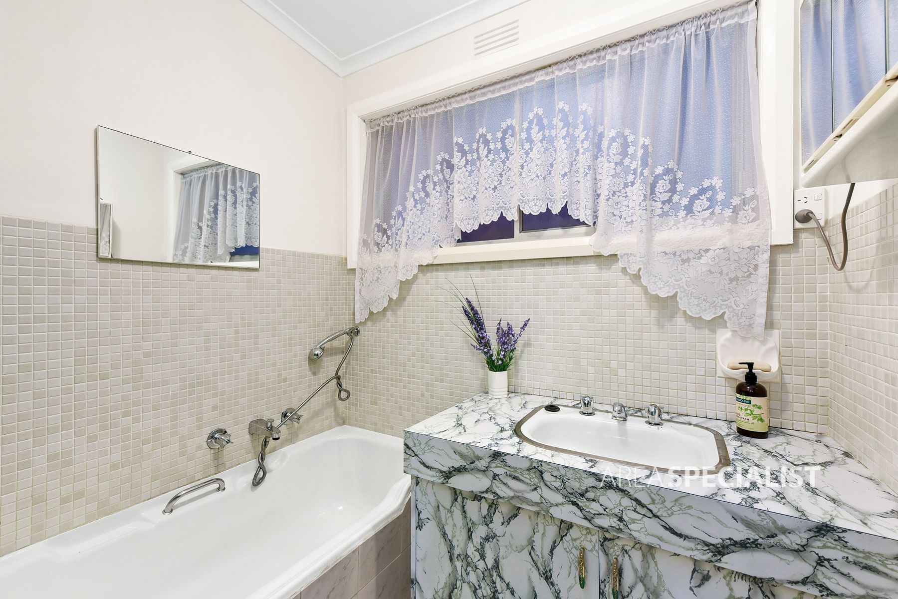 8 Dunblane Road, Noble Park, VIC 3174, Noble Park - Thumbnail 6