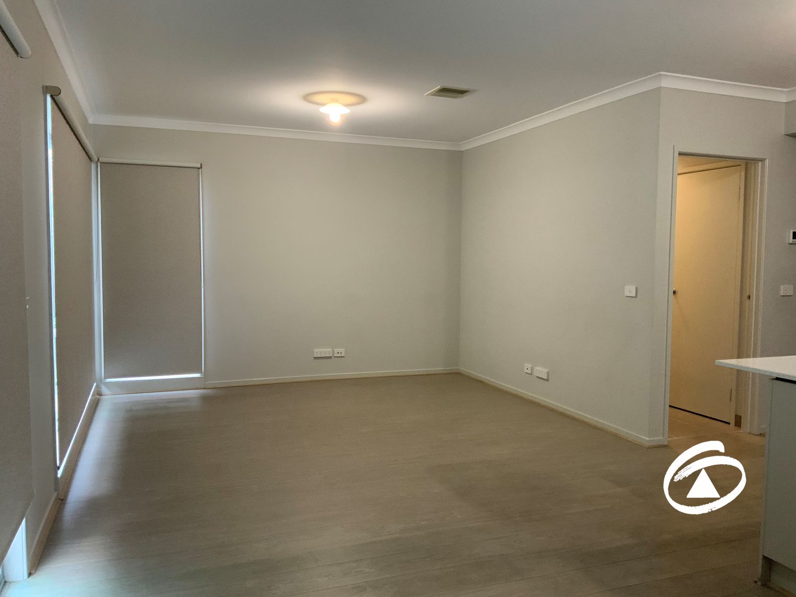 31 McEwan Drive, Cranbourne East VIC 3977, Cranbourne East - Thumbnail 4