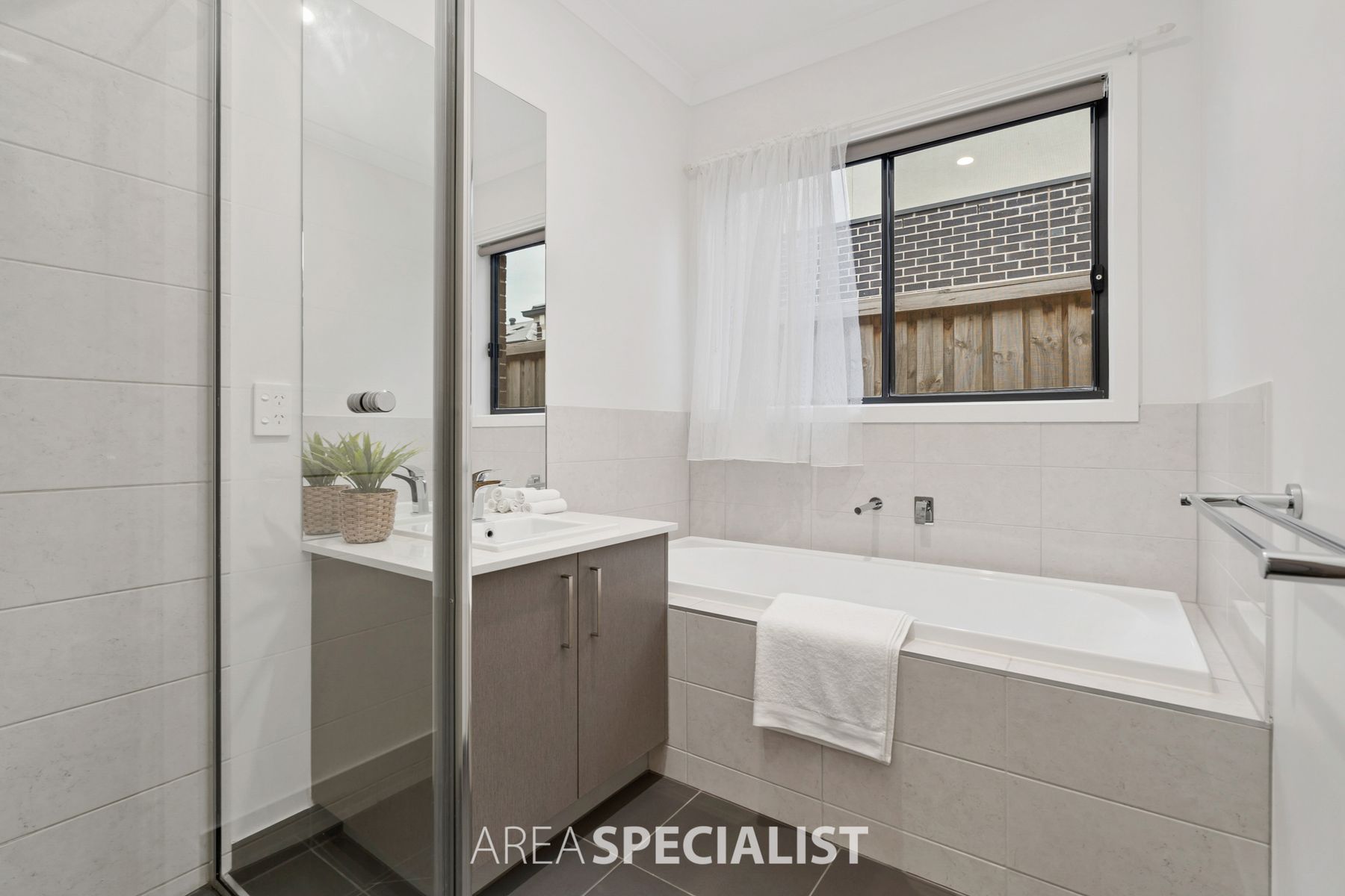 10 Pedro Street, Clyde North, VIC 3978, Clyde North - Thumbnail 5