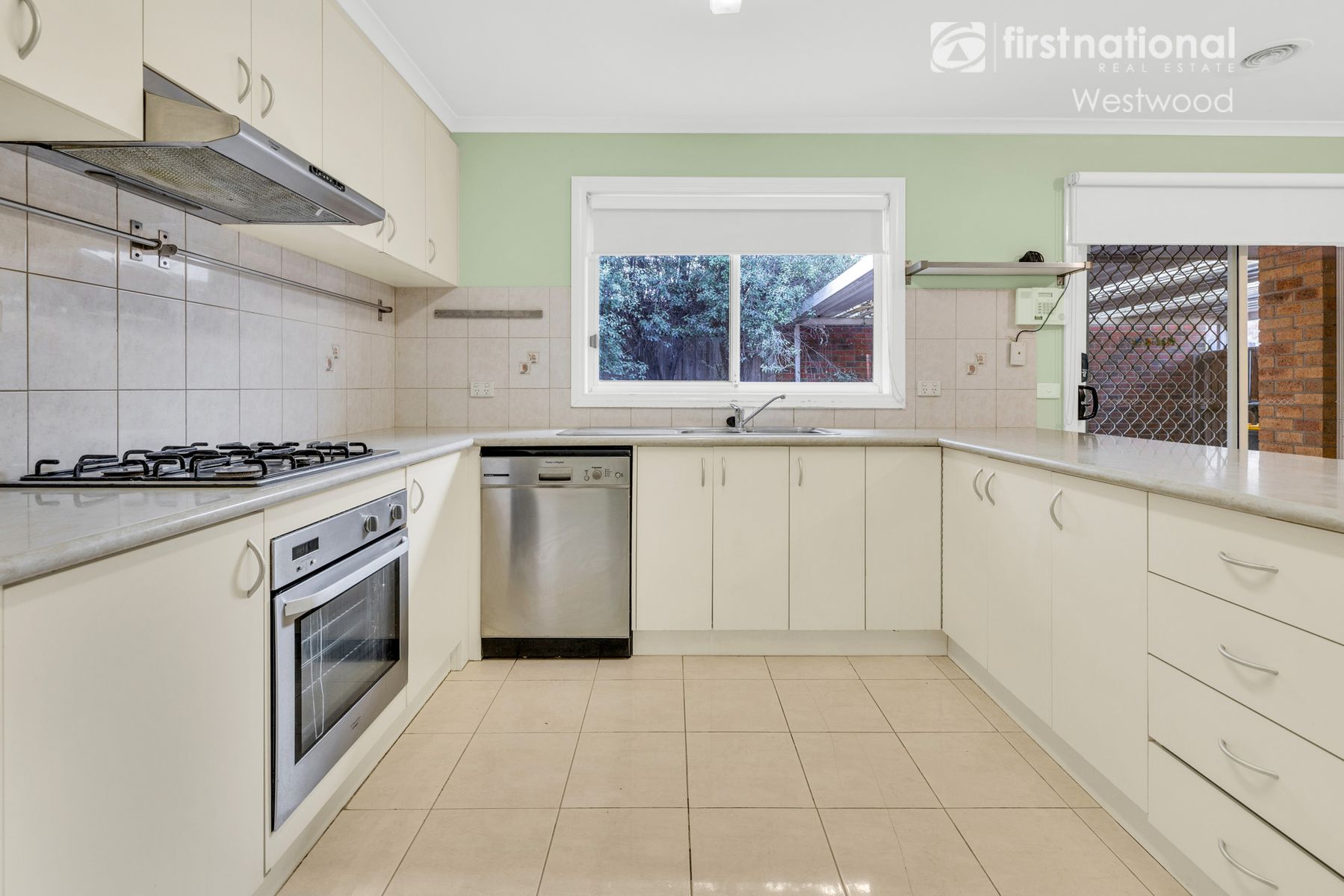10 Harrier Street, Werribee VIC 3030, Werribee - Thumbnail 2