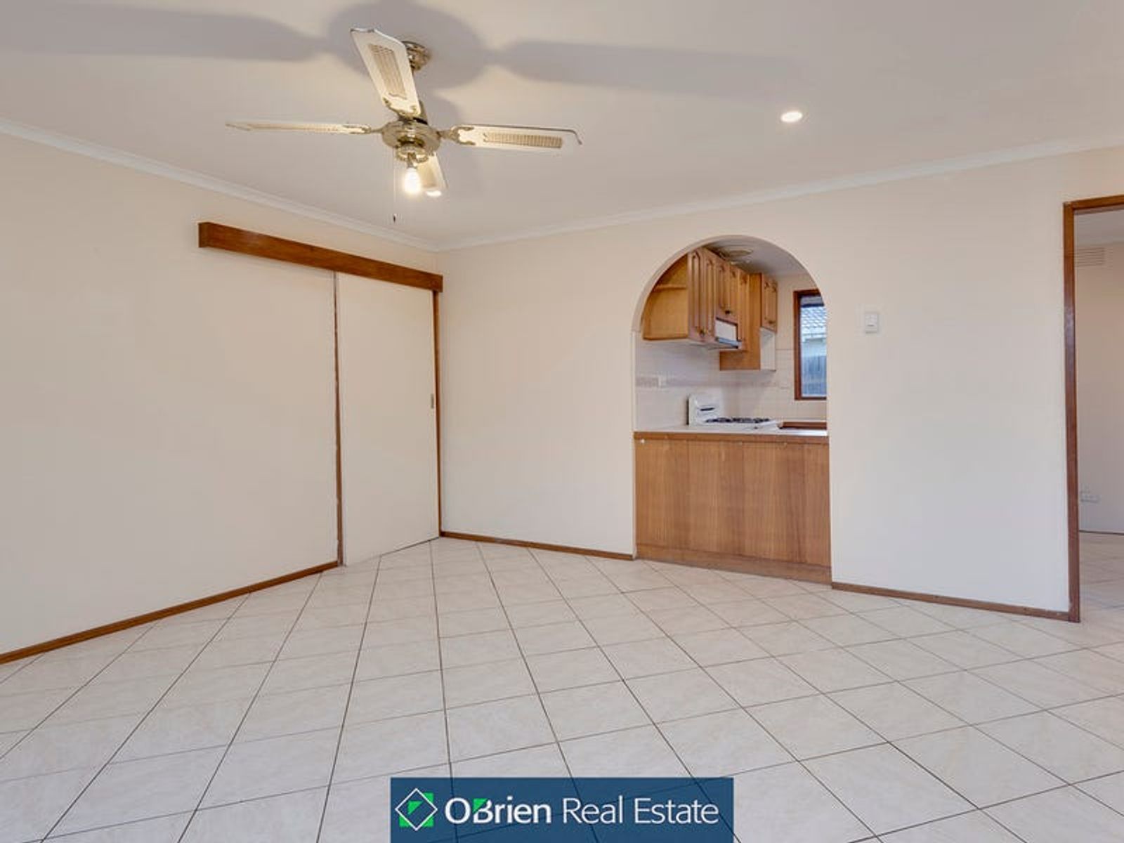 40 Ravenhill Crescent, Endeavour Hills, VIC 3802, Endeavour Hills - Thumbnail 3