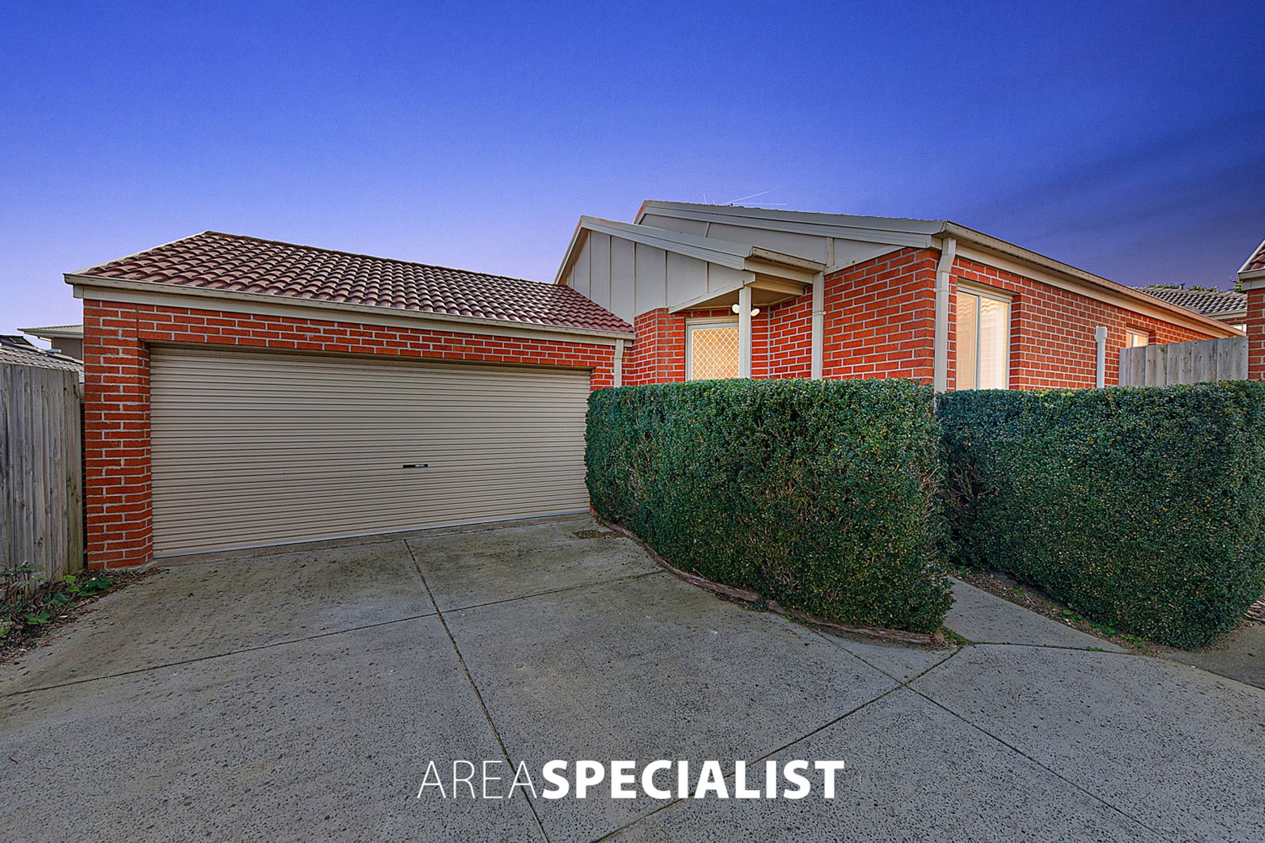 2/31 Silver Gum Drive, Pakenham, VIC 3810, Pakenham - Thumbnail 2