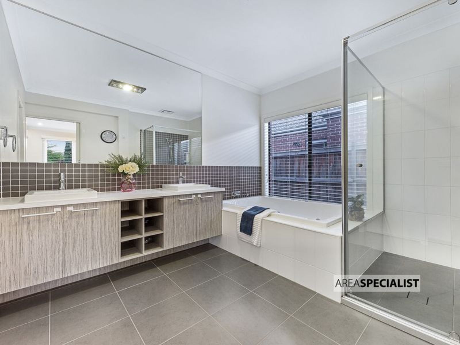 13 BLUE PEPPERMINT COURT, Lyndhurst, VIC 3975, Lyndhurst - Thumbnail 8