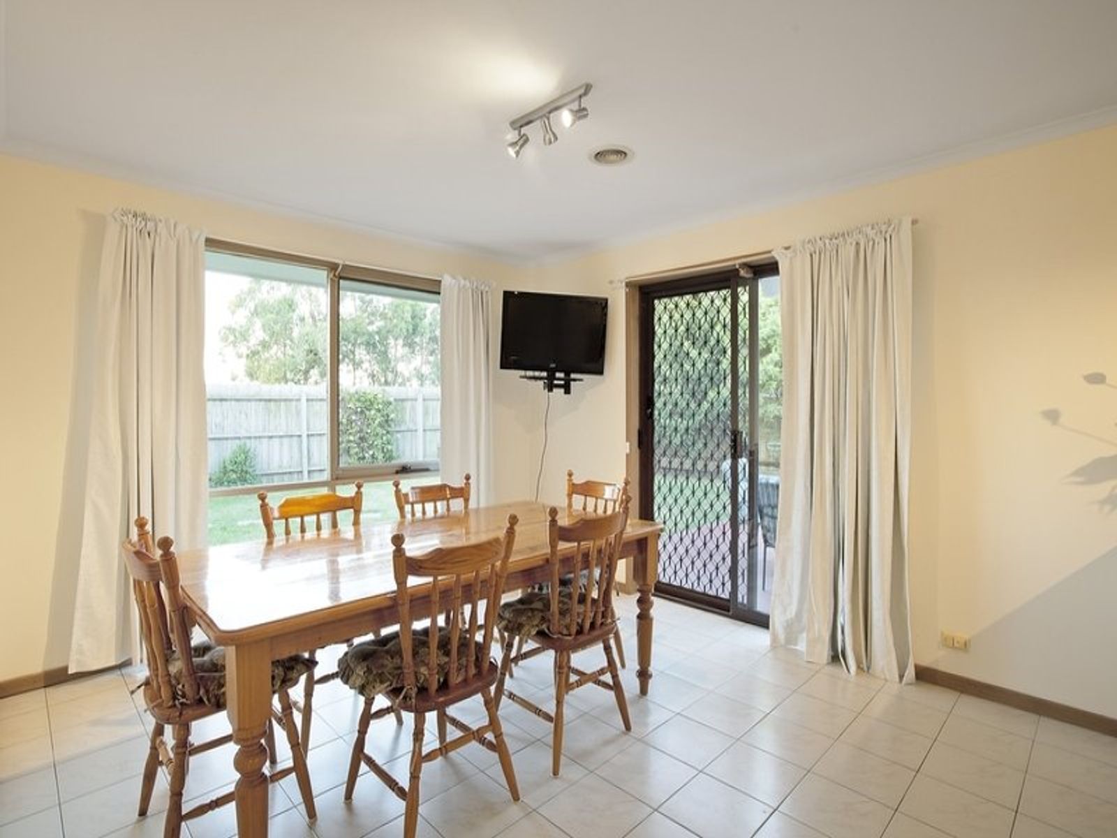 32 Sutherland Avenue, Aspendale Gardens, VIC 3195, Aspendale Gardens - Thumbnail 6