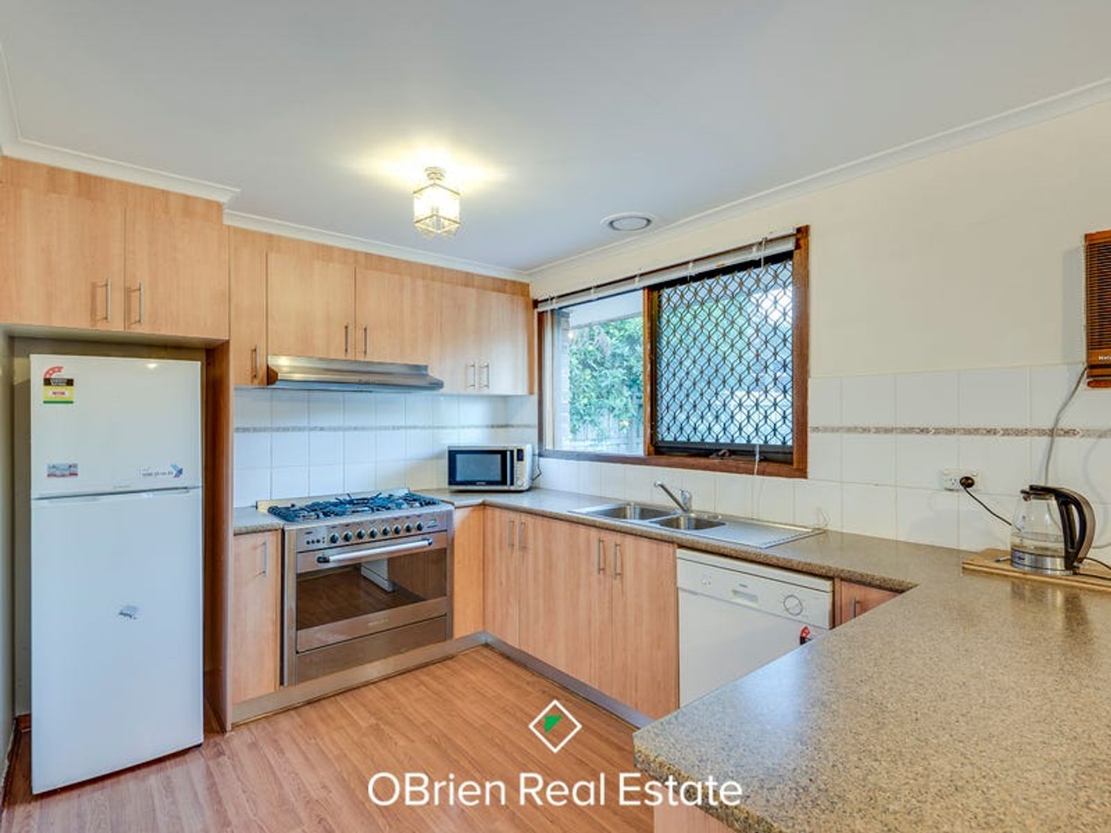 11 Barker Court, Endeavour Hills, VIC 3802, Endeavour Hills - Thumbnail 2