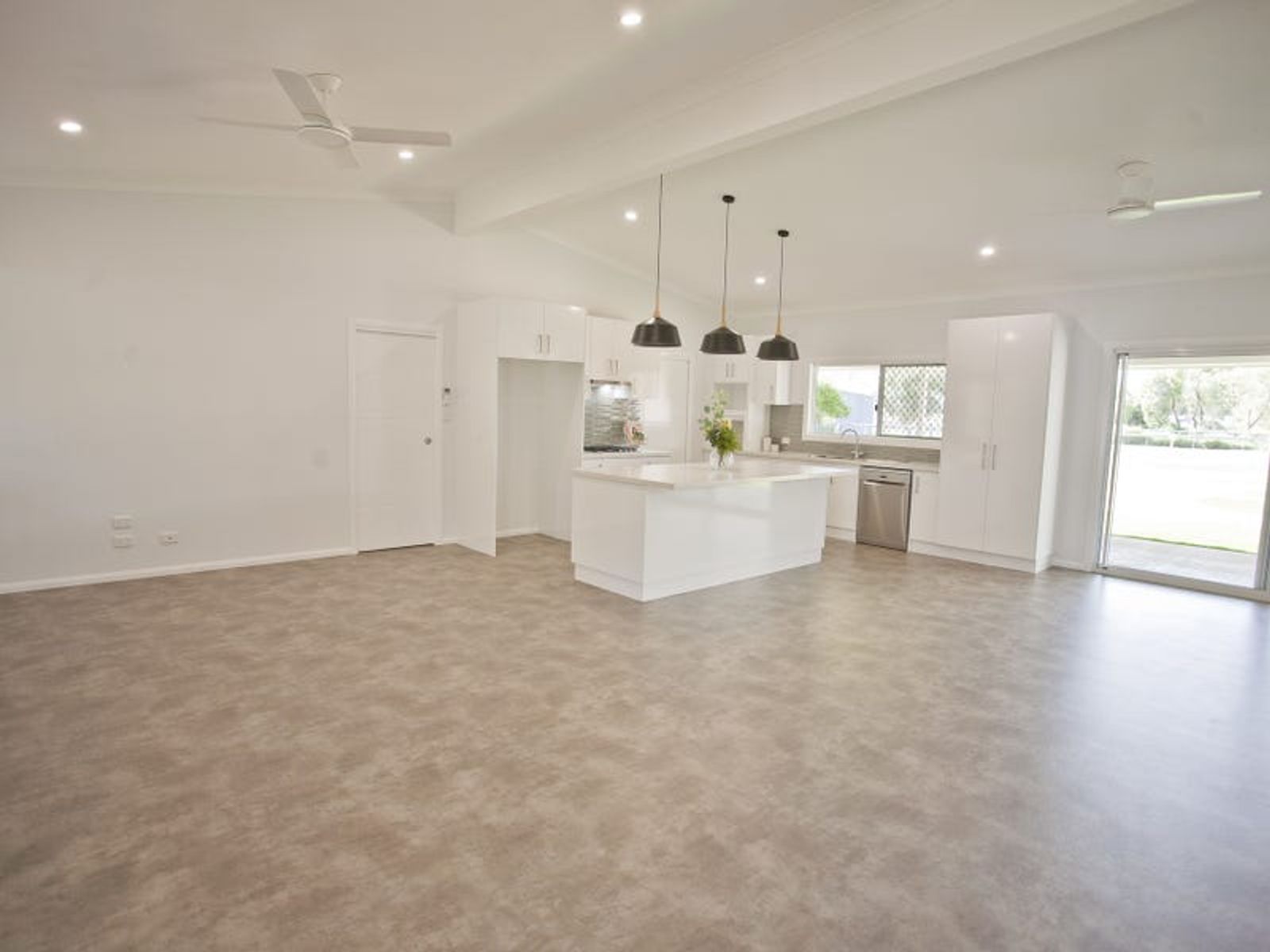 279 Chinchilla -Tara Road, Chinchilla QLD 4413, Chinchilla - Thumbnail 2