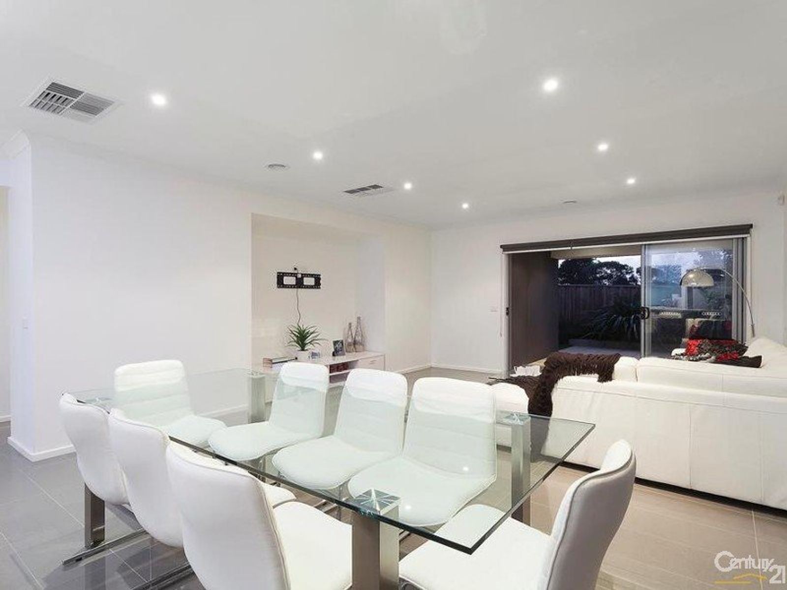 2 John Russell Rd, Cranbourne, VIC 3977, Cranbourne - Thumbnail 6