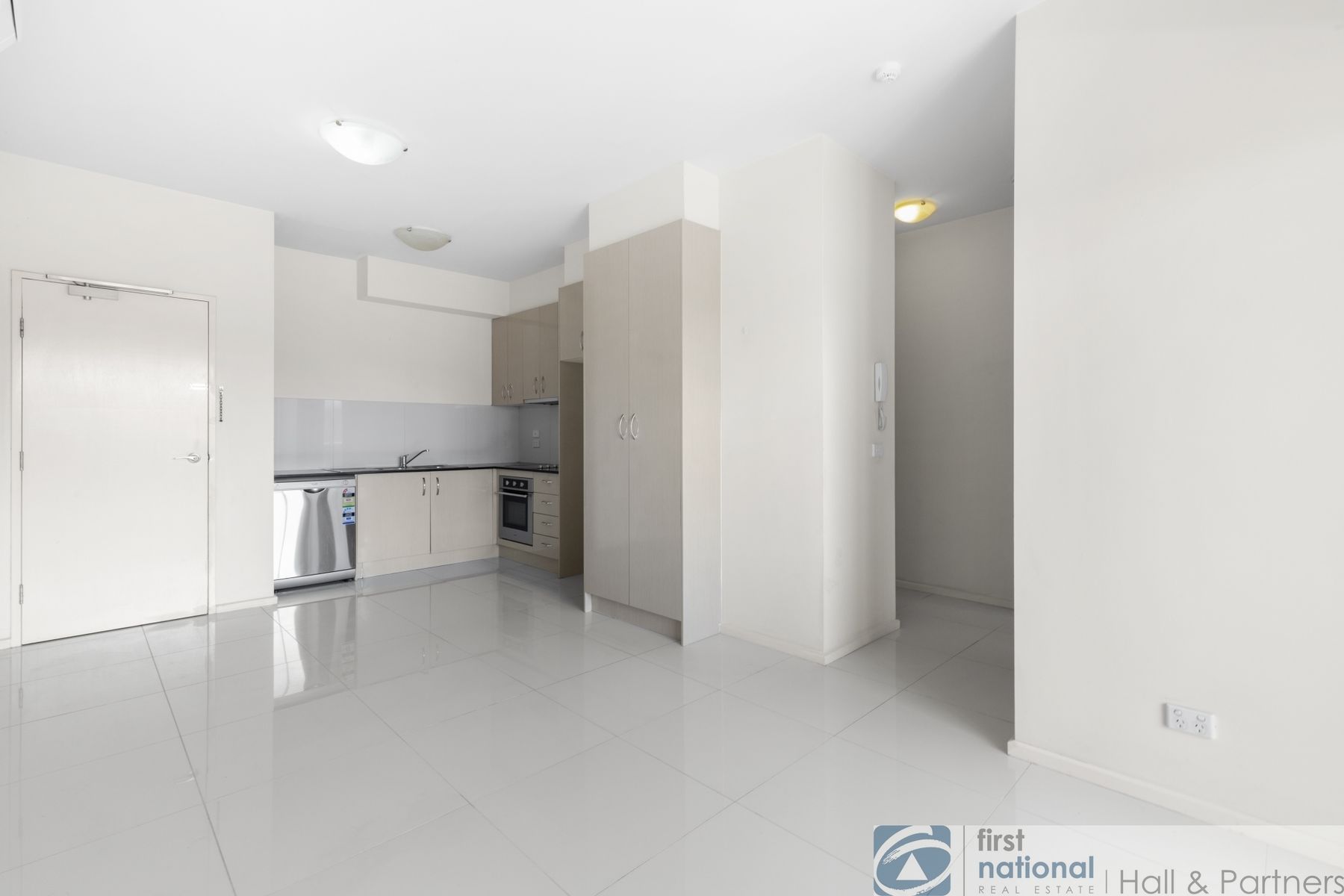 4/3 Market Street, Dandenong VIC 3175, Dandenong - Thumbnail 2
