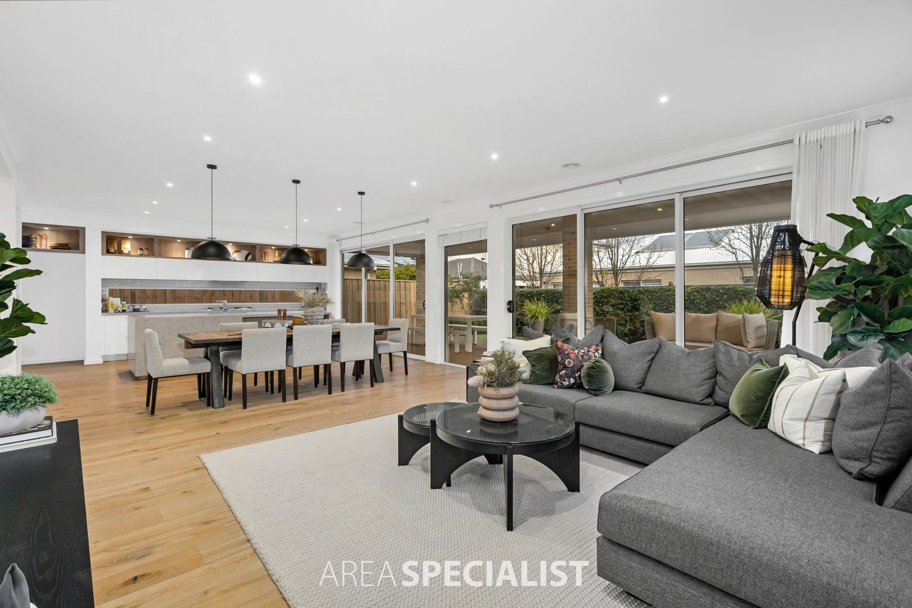 11 Sedge Street, Clyde North, VIC 3978, Clyde North - Thumbnail 3