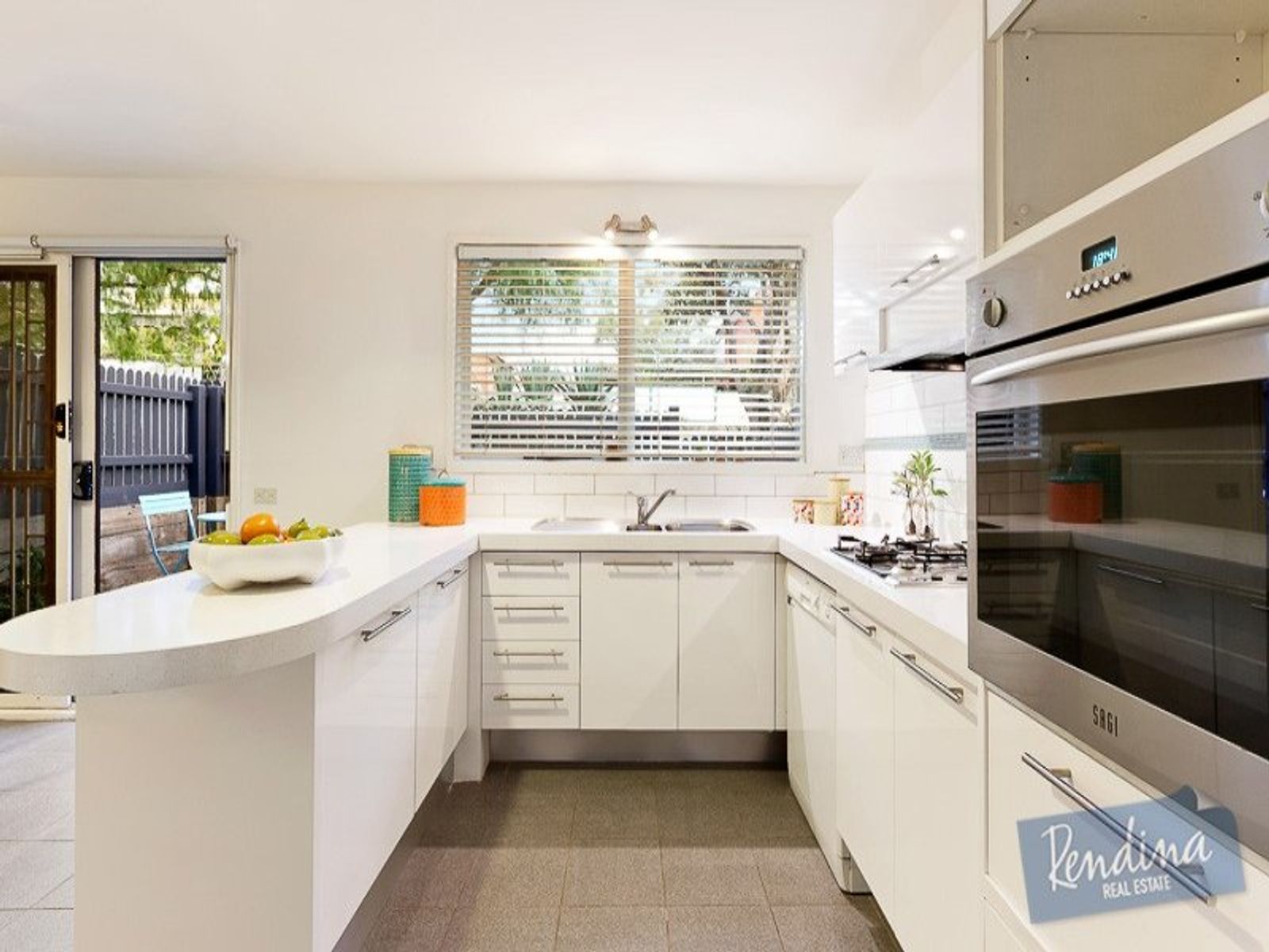 1 Watsons Walk, Kensington - Thumbnail 3