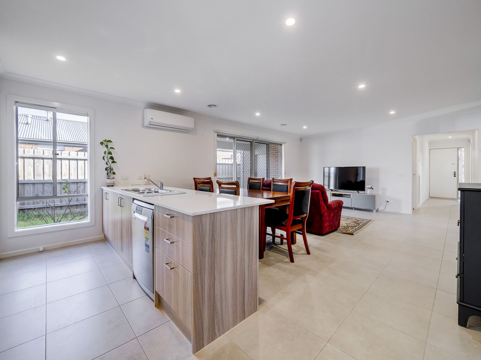 11 Newcastle Drive, Officer, VIC 3809, Officer - Thumbnail 6
