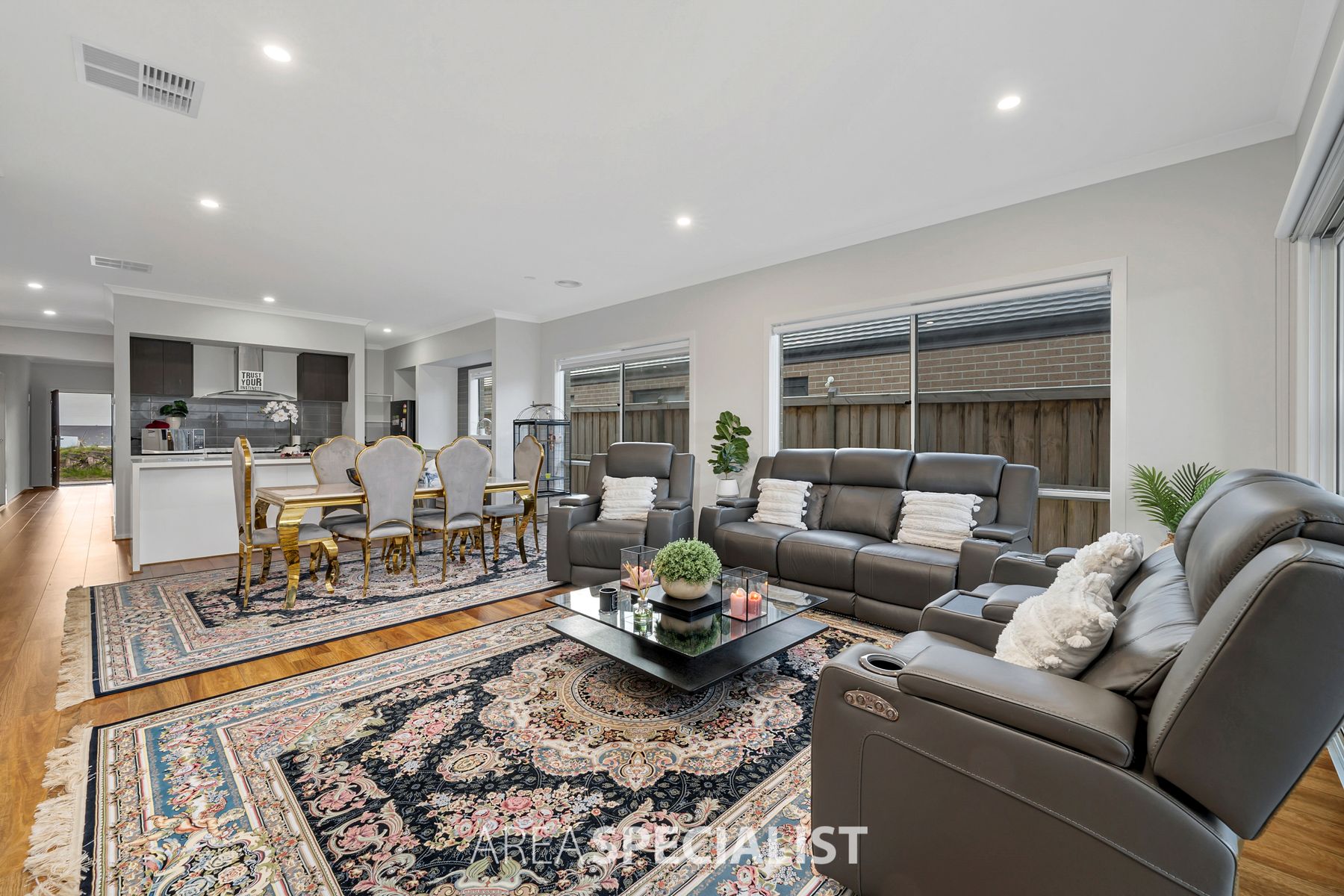 15 Gresall Street, Clyde North, VIC 3978, Clyde North - Thumbnail 4