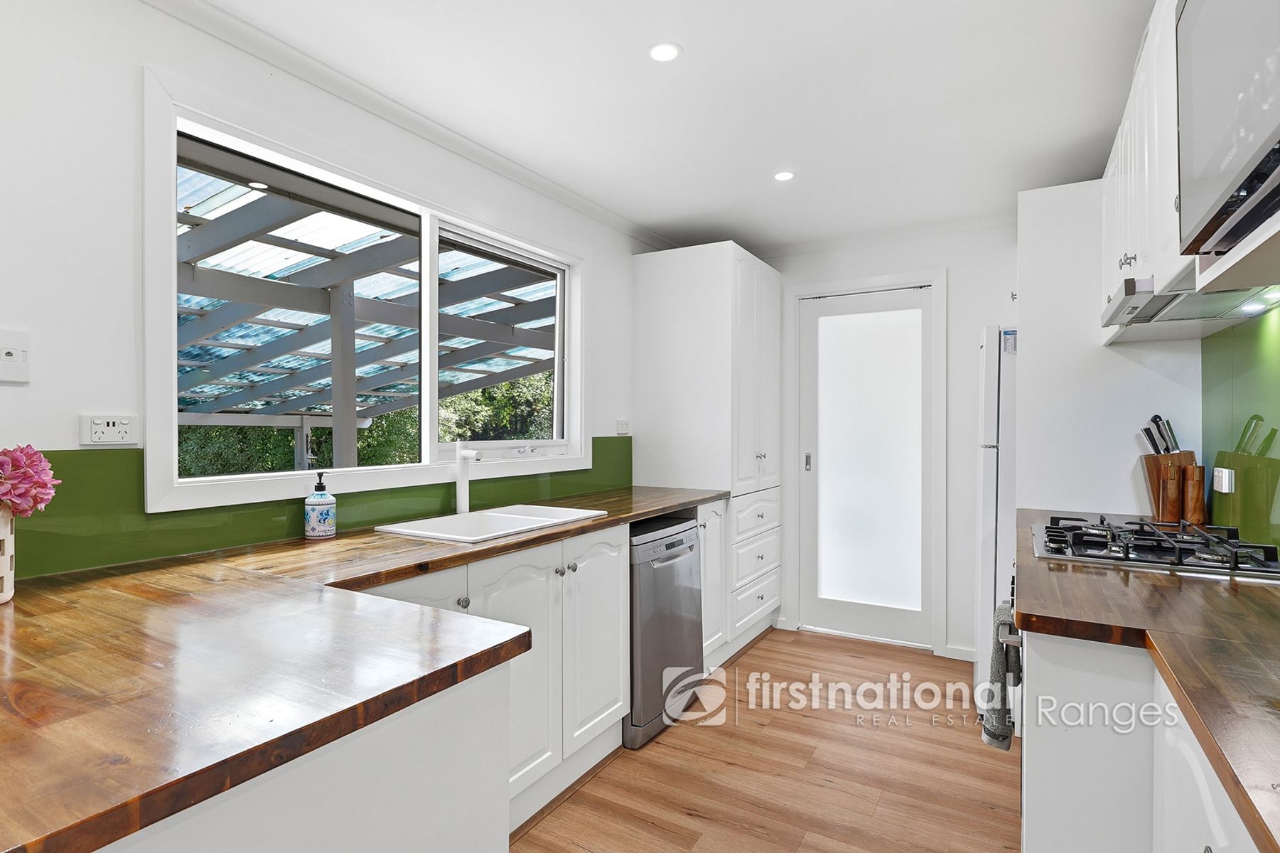 4 Joffre Parade, Cockatoo VIC 3781, Cockatoo - Thumbnail 2