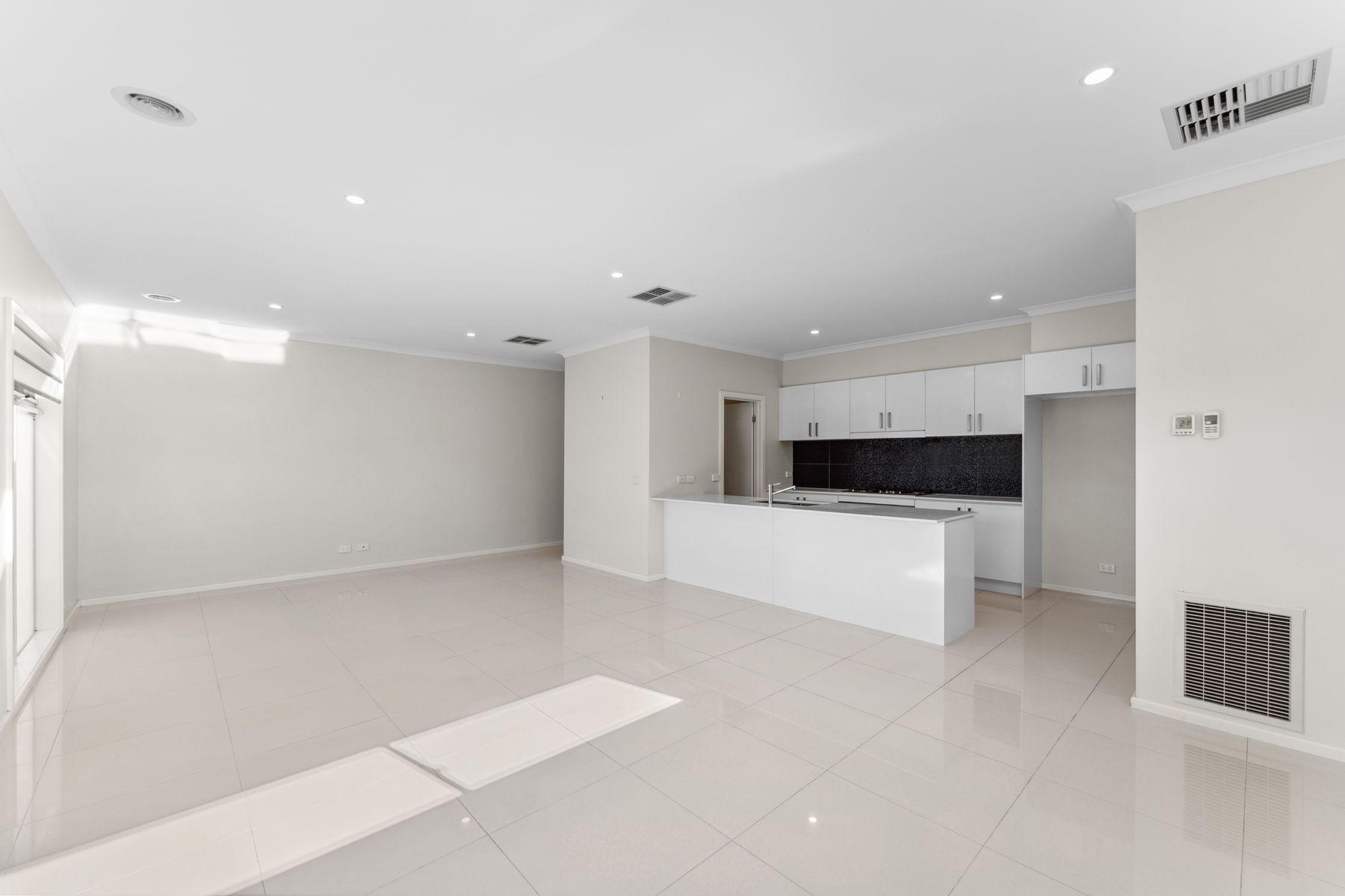 8 Benwerren Close, Strathdale, VIC 3550, Strathdale - Thumbnail 3