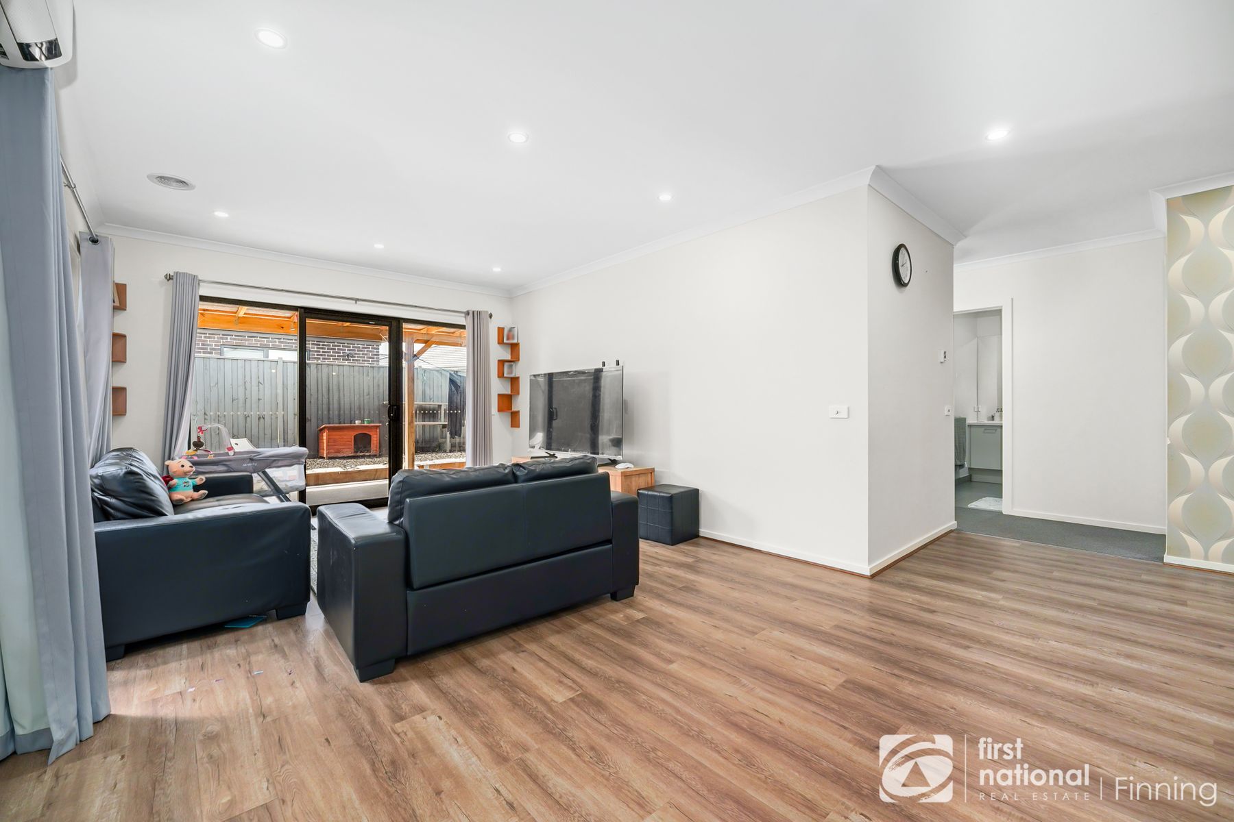 22 Damice Street, Clyde North VIC 3978, Clyde North - Thumbnail 5