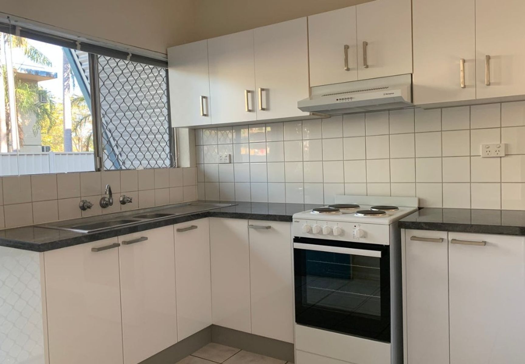 2/8 Nation Crescent, Coconut Grove NT 0810, Coconut Grove - Thumbnail 2