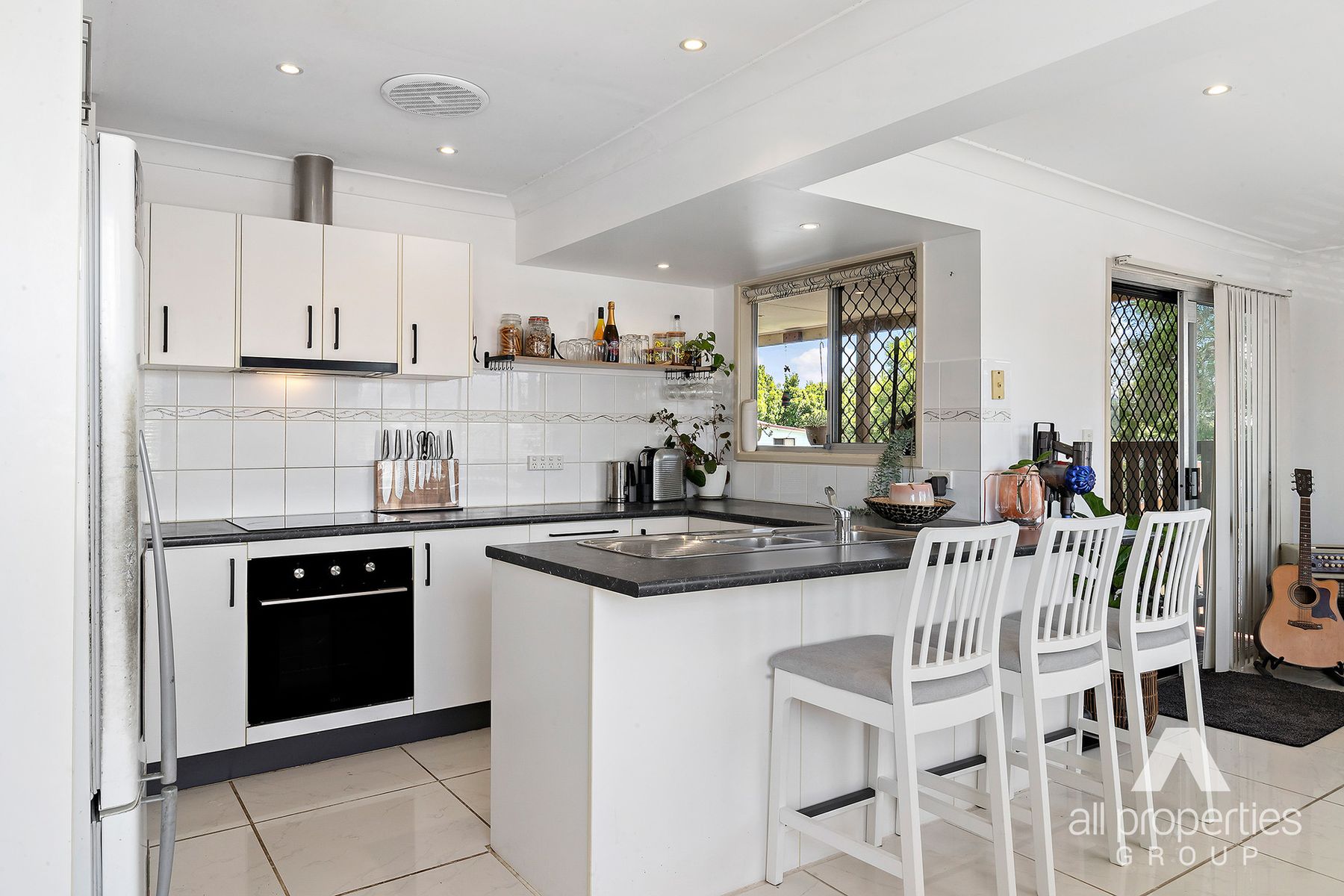 15 Trulson Drive, Crestmead QLD 4132, Crestmead - Thumbnail 2