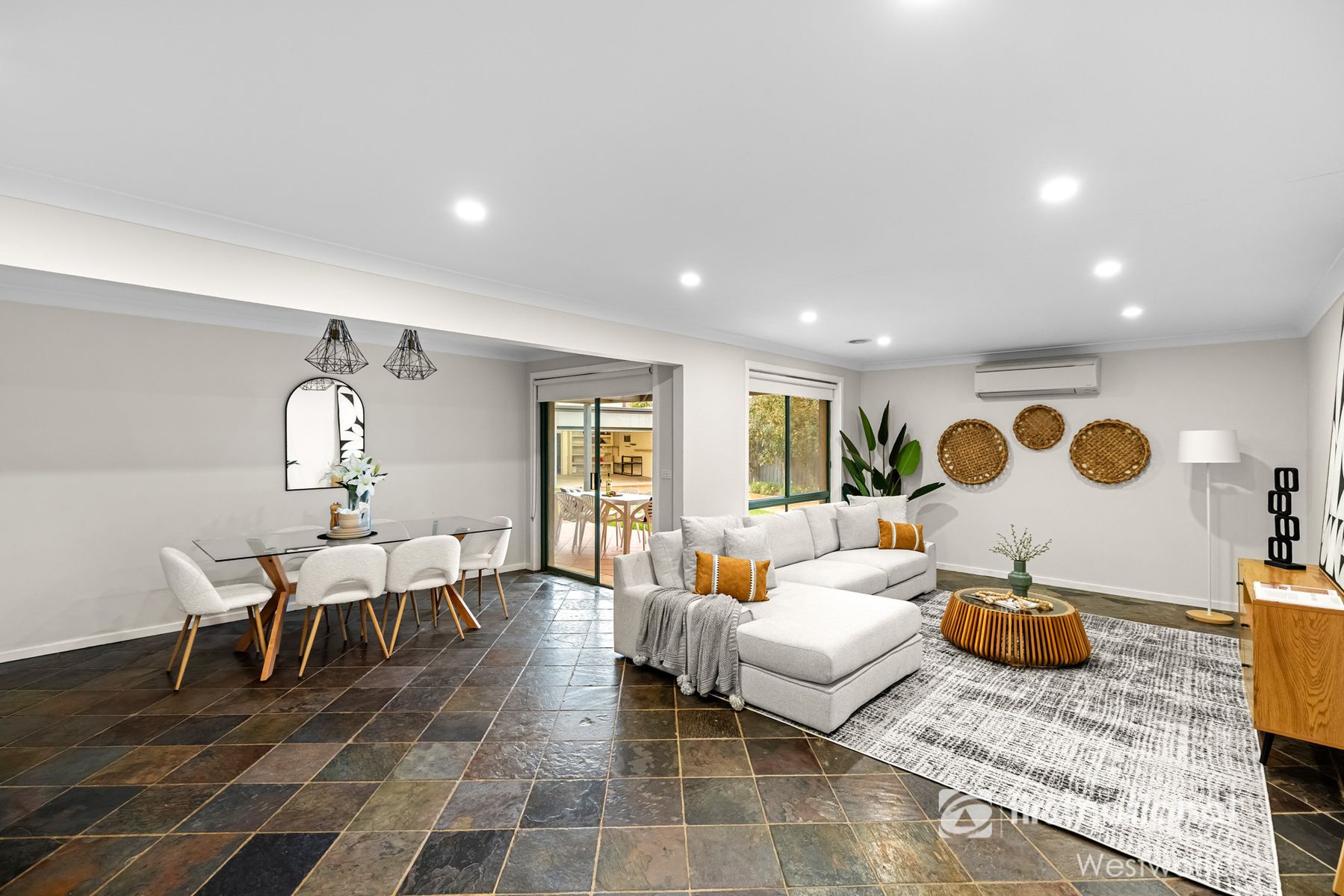 25 Gabrielle Close, Werribee VIC 3030, Werribee - Thumbnail 3