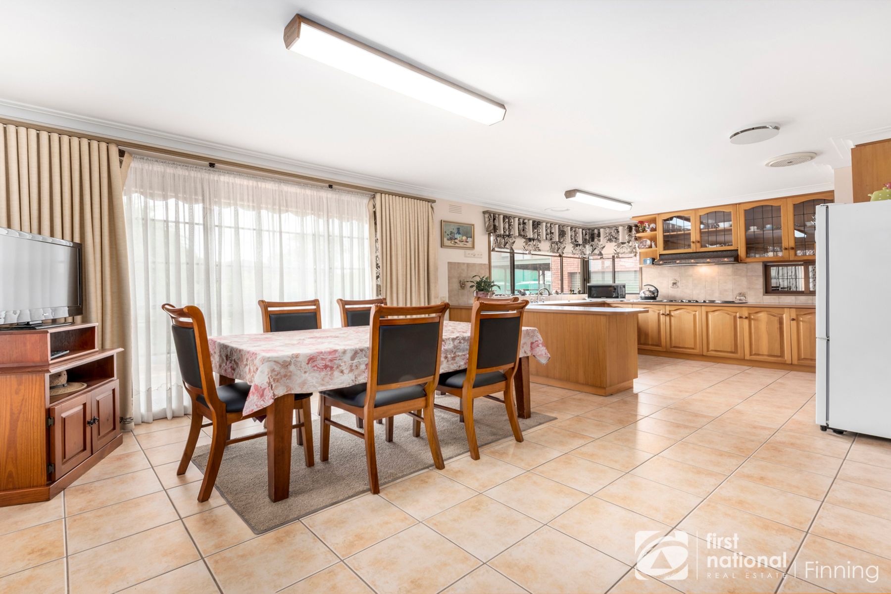28 Russell Street, Cranbourne VIC 3977, Cranbourne - Thumbnail 4