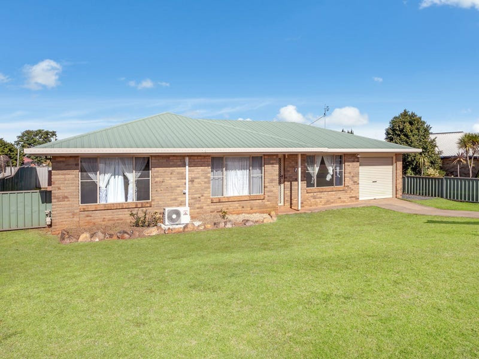 12 Oaklands Court, Glenvale, QLD 4350
