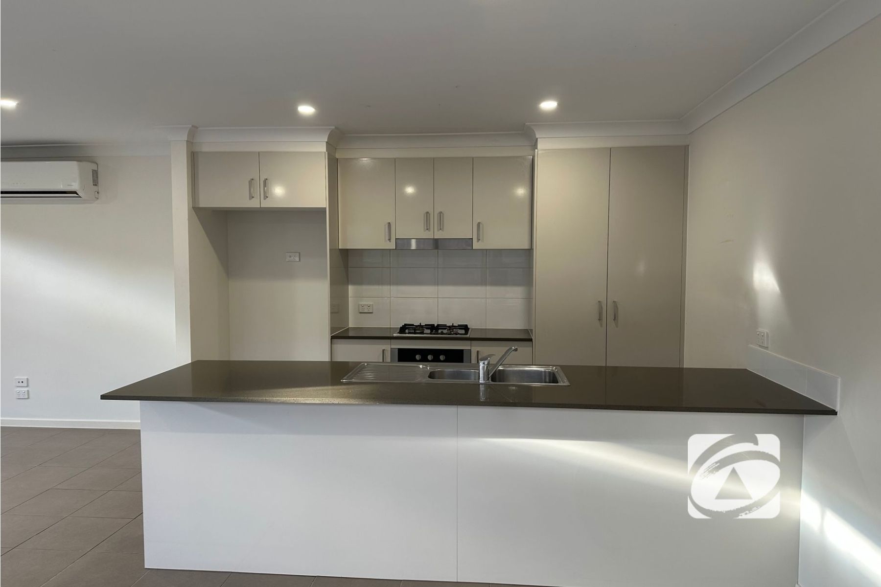 1 Nebula Lane, Cranbourne East VIC 3977, Cranbourne East - Thumbnail 3