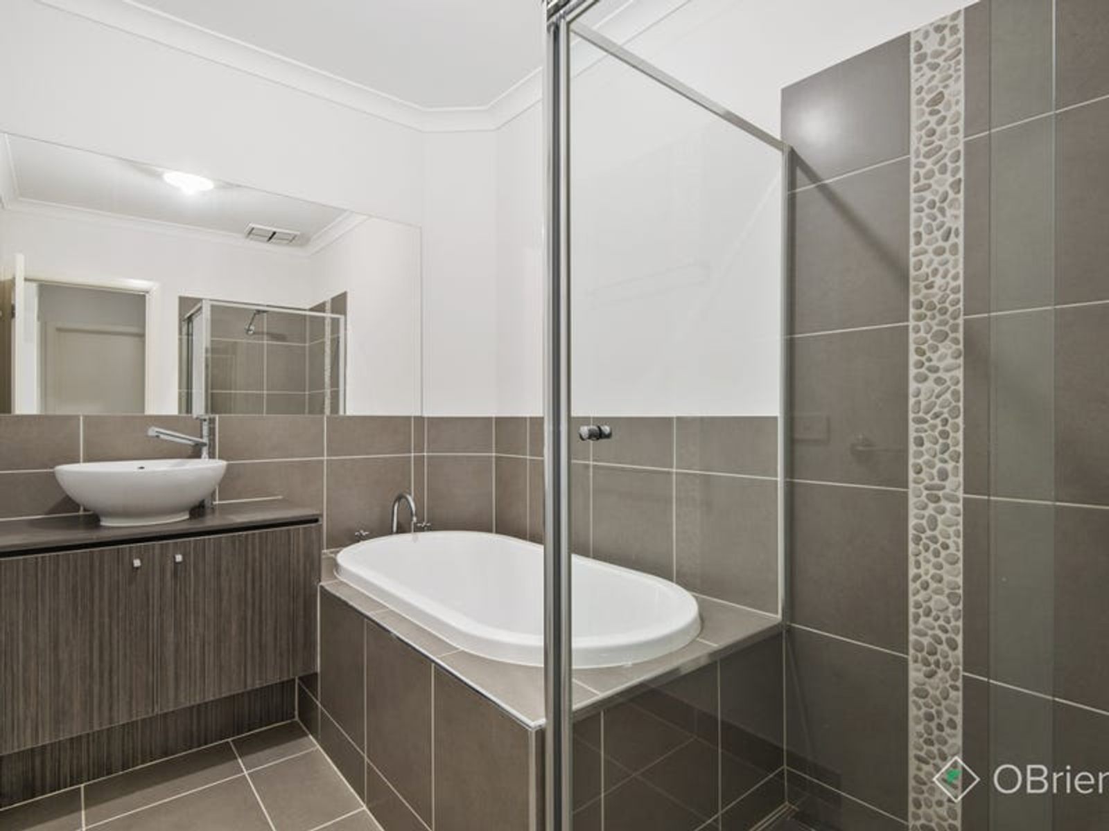 8 Hill Farm Drive, Clyde, VIC 3978, Clyde - Thumbnail 5