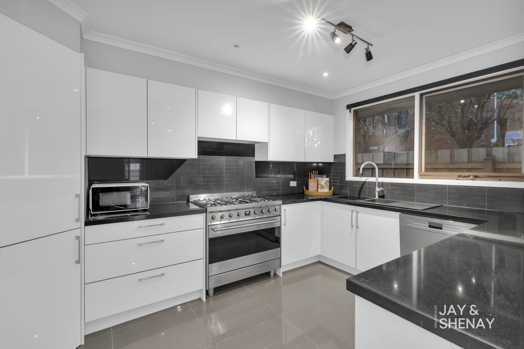 3 Wingate Court, Endeavour Hills, VIC 3802, Endeavour Hills - Thumbnail 2