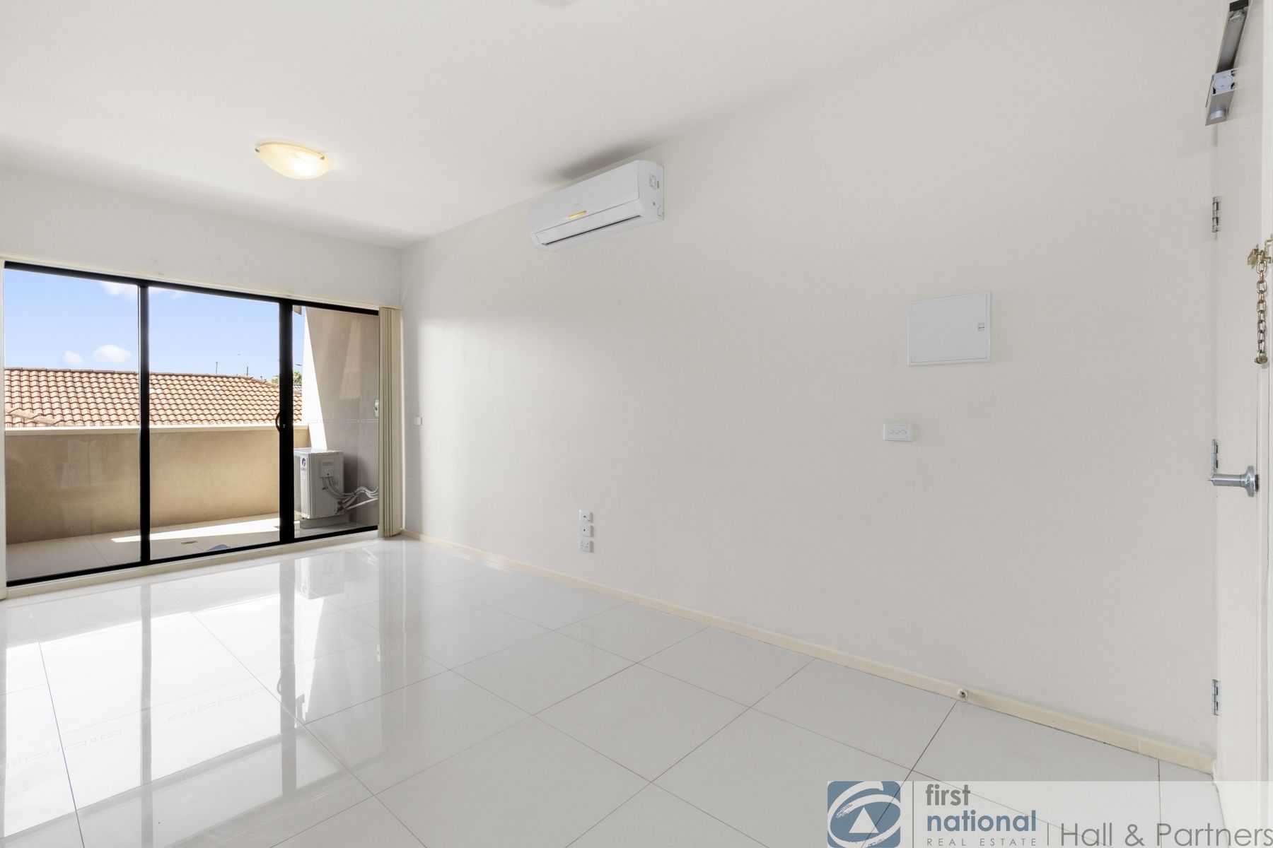 4/3 Market Street, Dandenong VIC 3175, Dandenong - Thumbnail 3