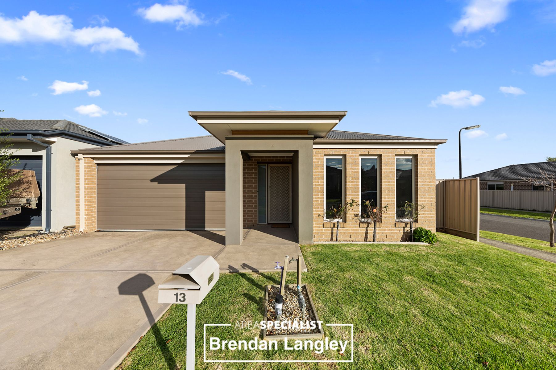 13 Hamish Avenue, Pakenham, VIC 3810, Pakenham - Thumbnail 2