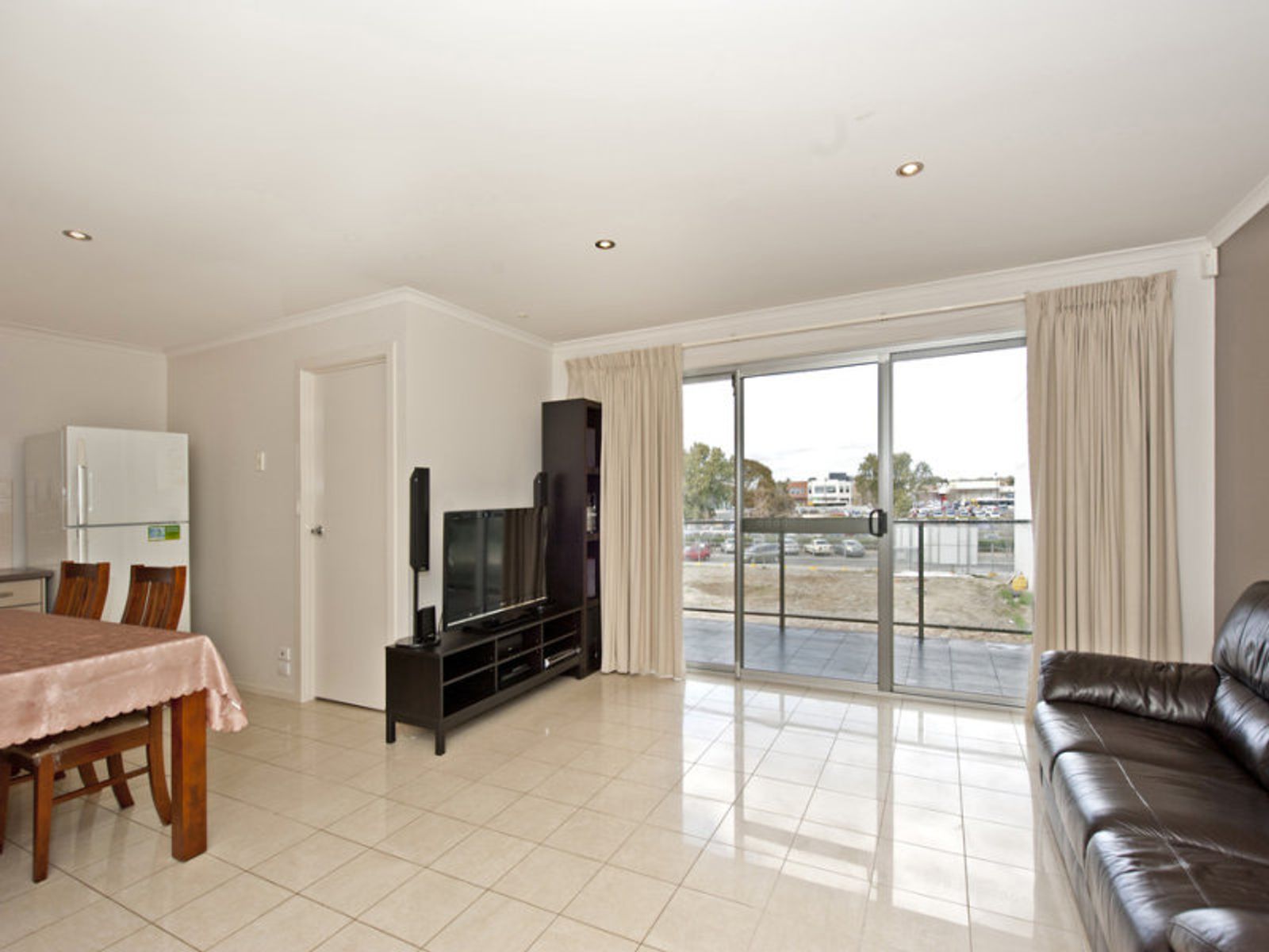 4/13, Mawson Lakes - Thumbnail 3