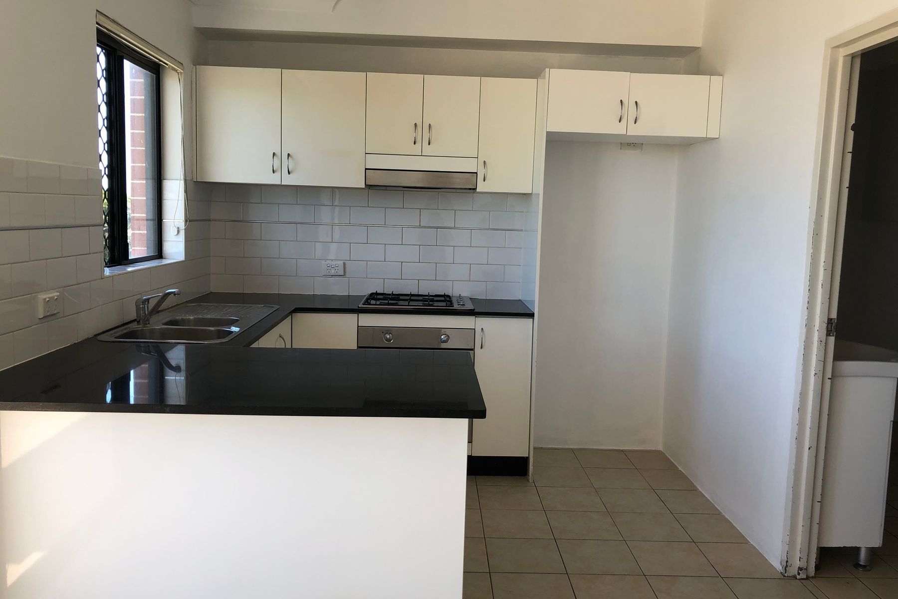 5/7-11 Kitchener Avenue, Regents Park NSW 2143, Regents Park - Thumbnail 2