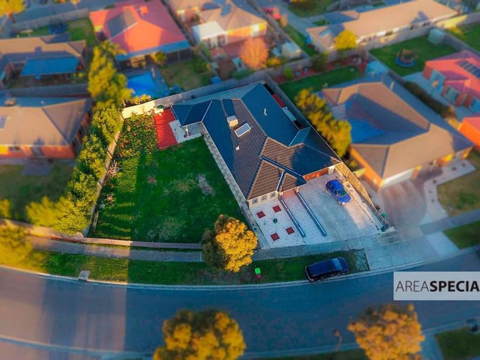 6 Nile Crescent, Cranbourne, Cranbourne - Thumbnail 2