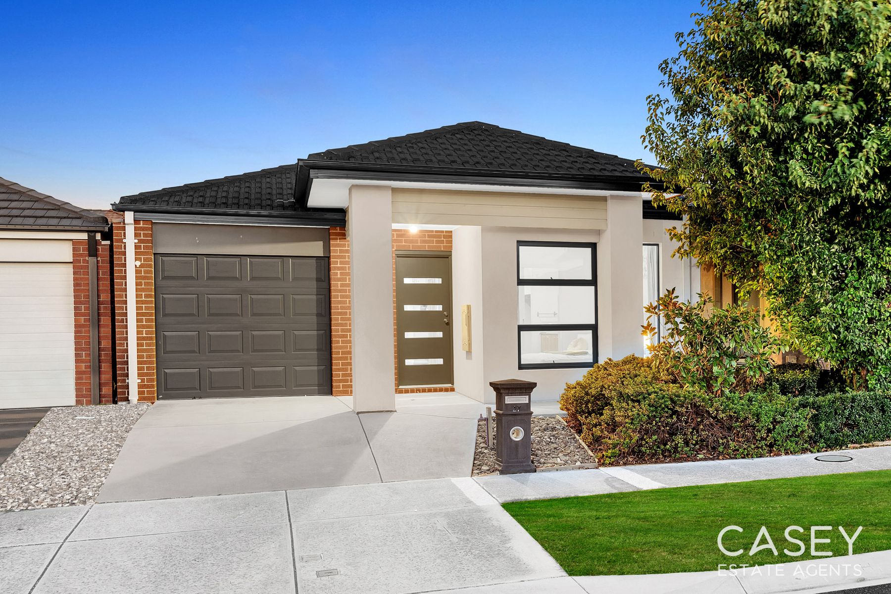 27 Eminence Drive, Cranbourne West - Thumbnail 3