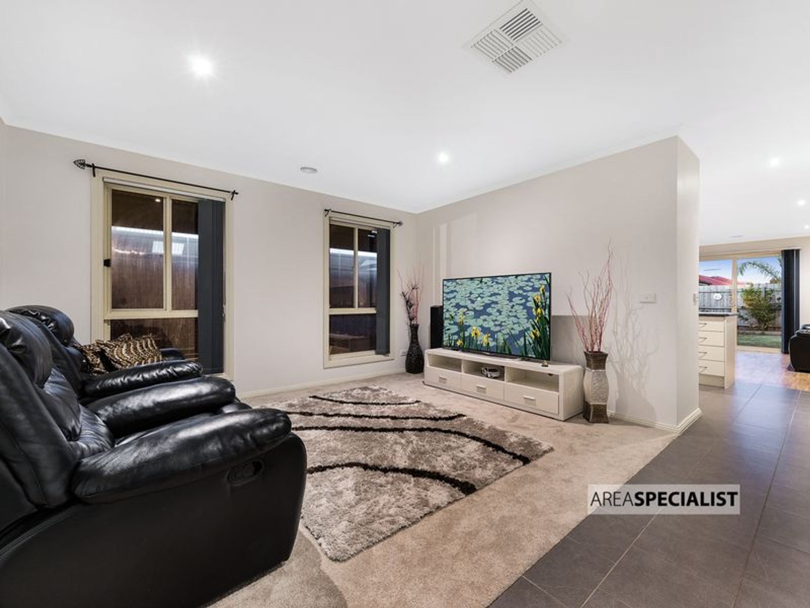 12 VENUS PLACE, Cranbourne, VIC 3977, Cranbourne - Thumbnail 2