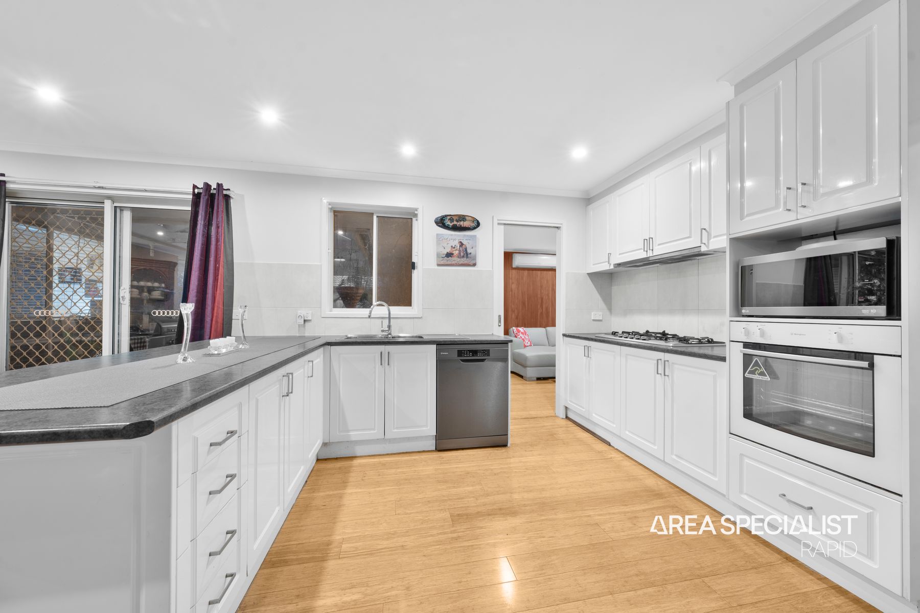 7 Scarborough Drive, Narre Warren South, VIC 3805, Narre Warren South - Thumbnail 6