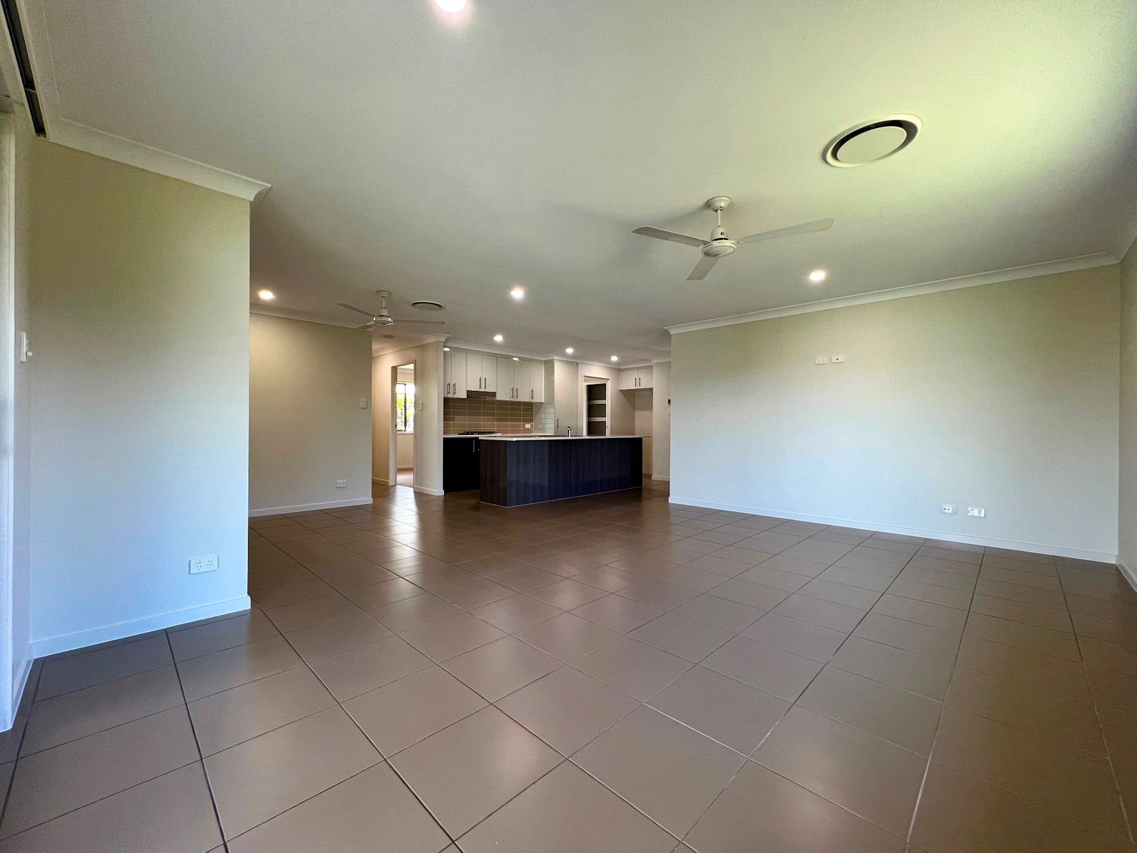 13 Hughes Avenue, Chinchilla QLD 4413, Chinchilla - Thumbnail 4