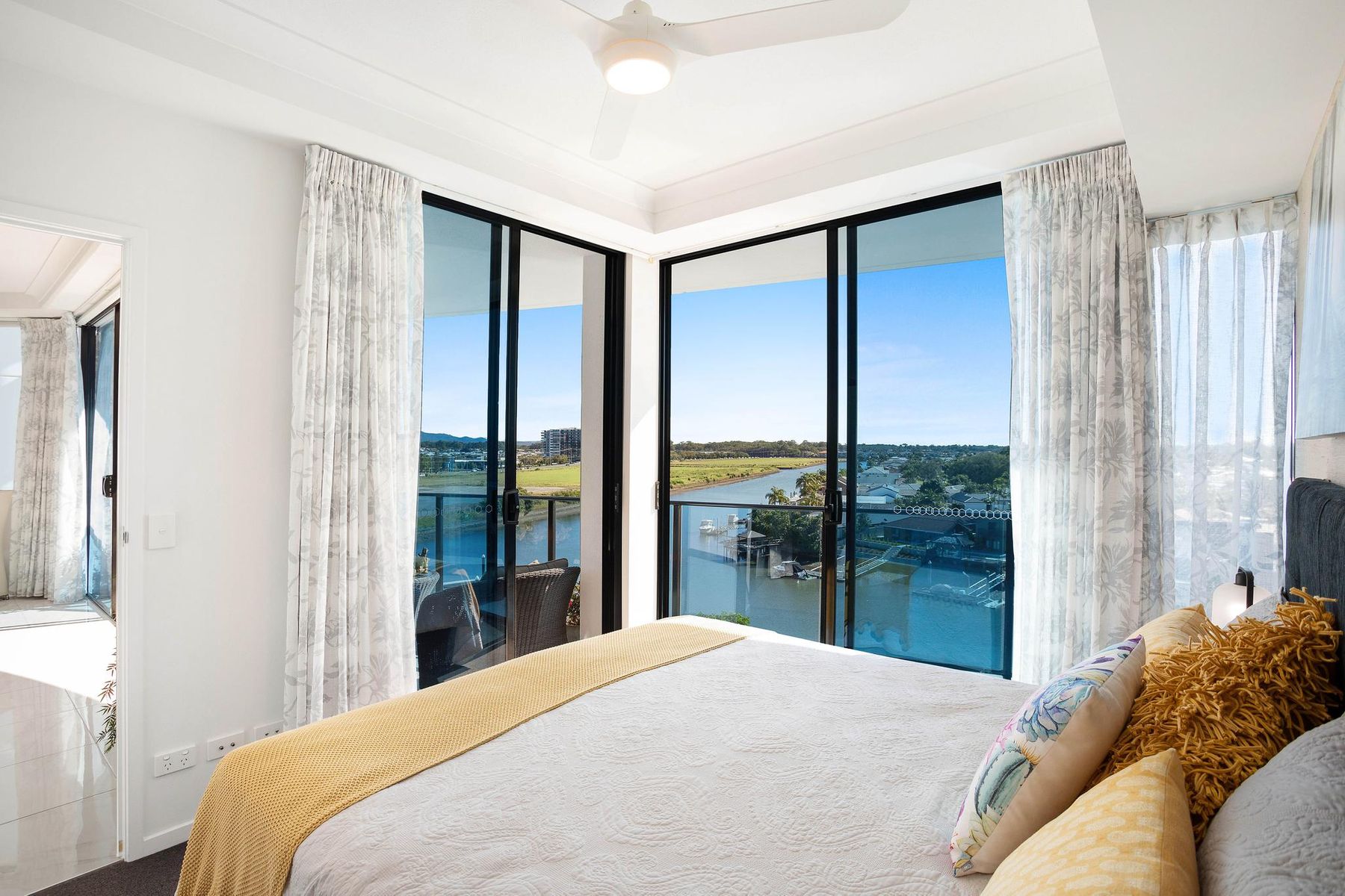 3501 5 Harbour Side Court Biggera Waters  Alessia Tang Areaspecialist 7